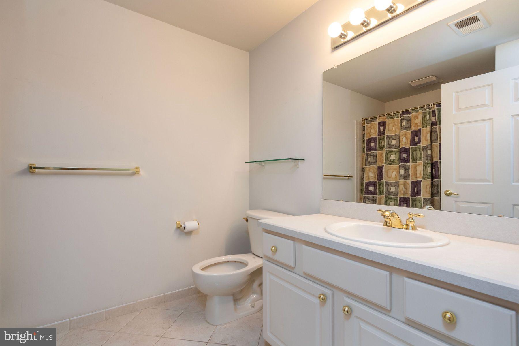 HERITAGE CR ESTS - Residential