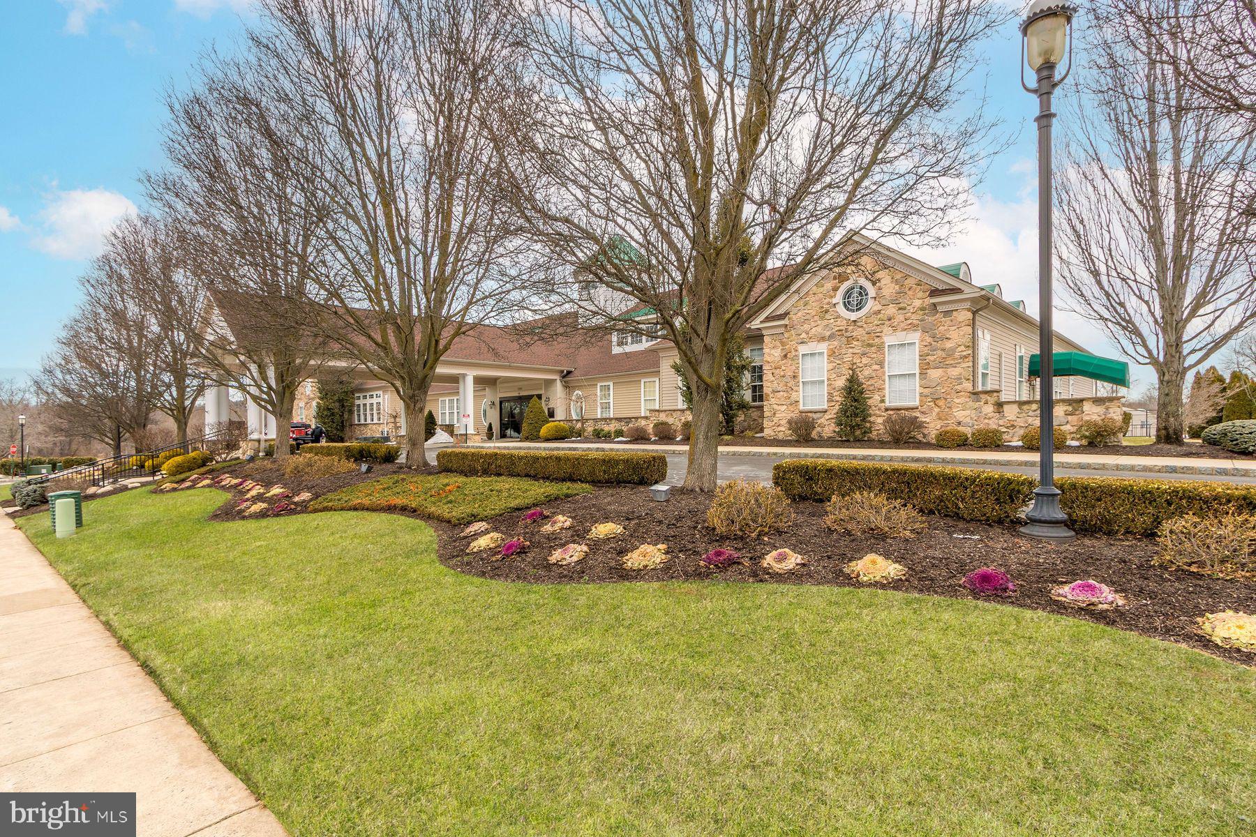 HERITAGE CR ESTS - Residential