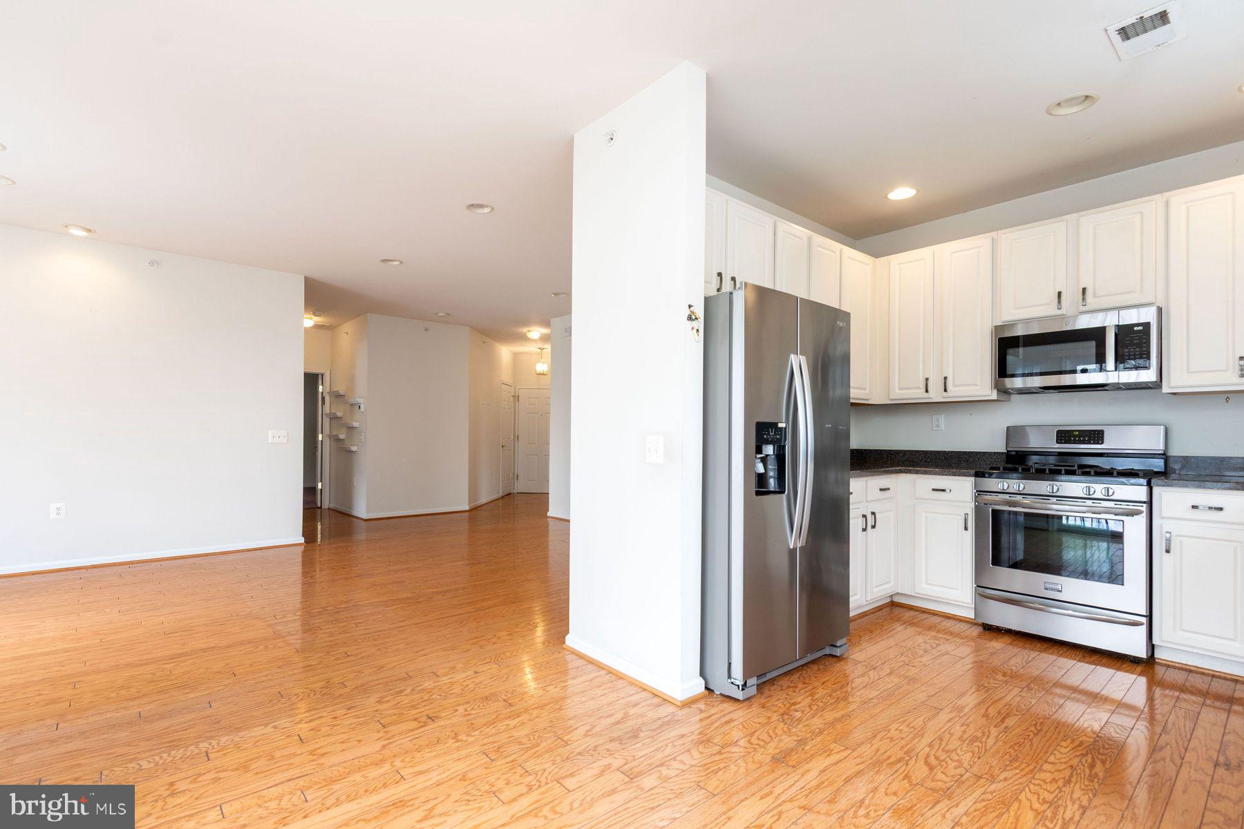 HERITAGE CR ESTS - Residential