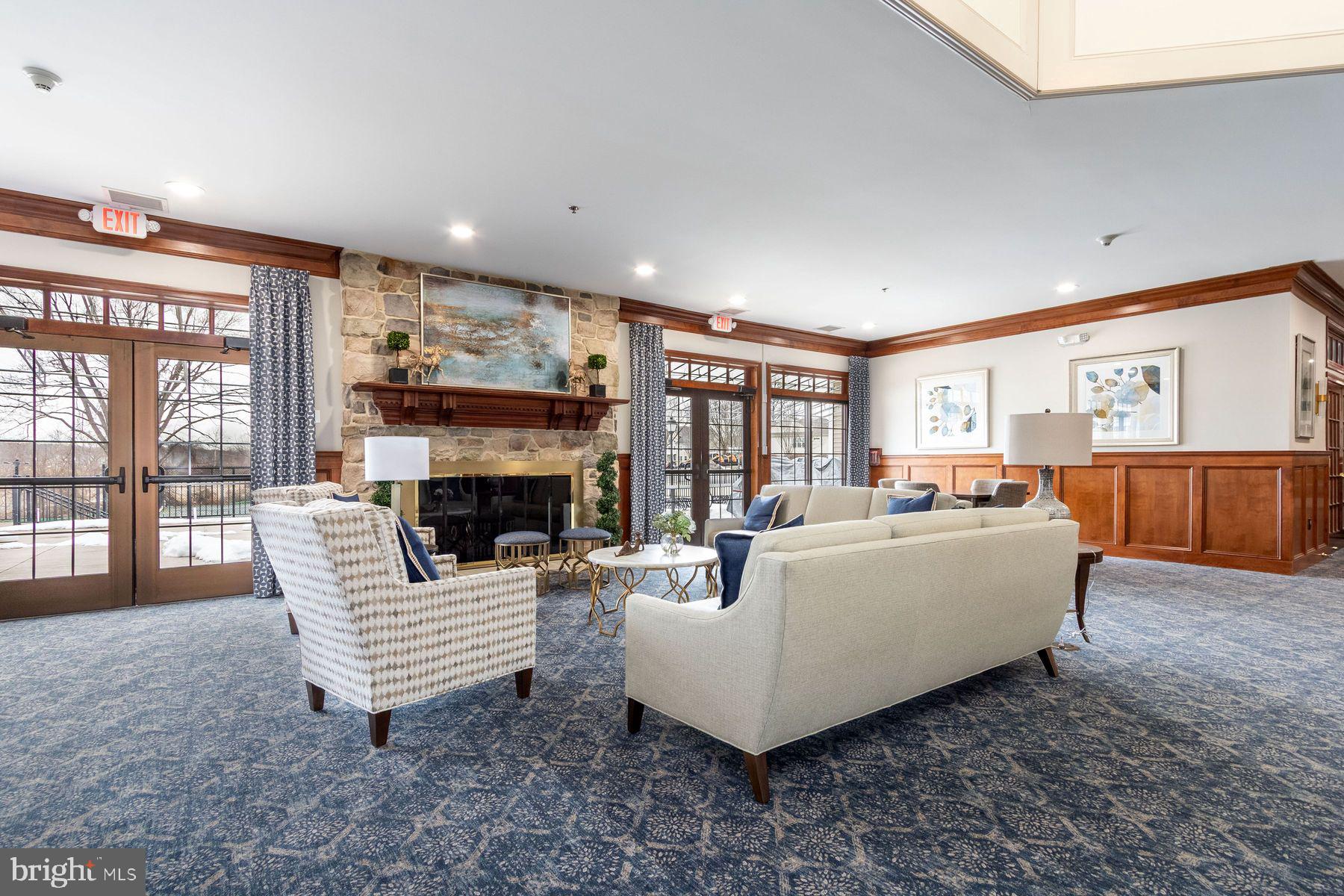 HERITAGE CR ESTS - Residential