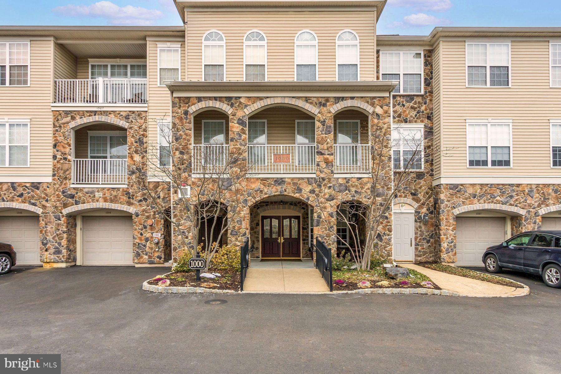 HERITAGE CR ESTS - Residential