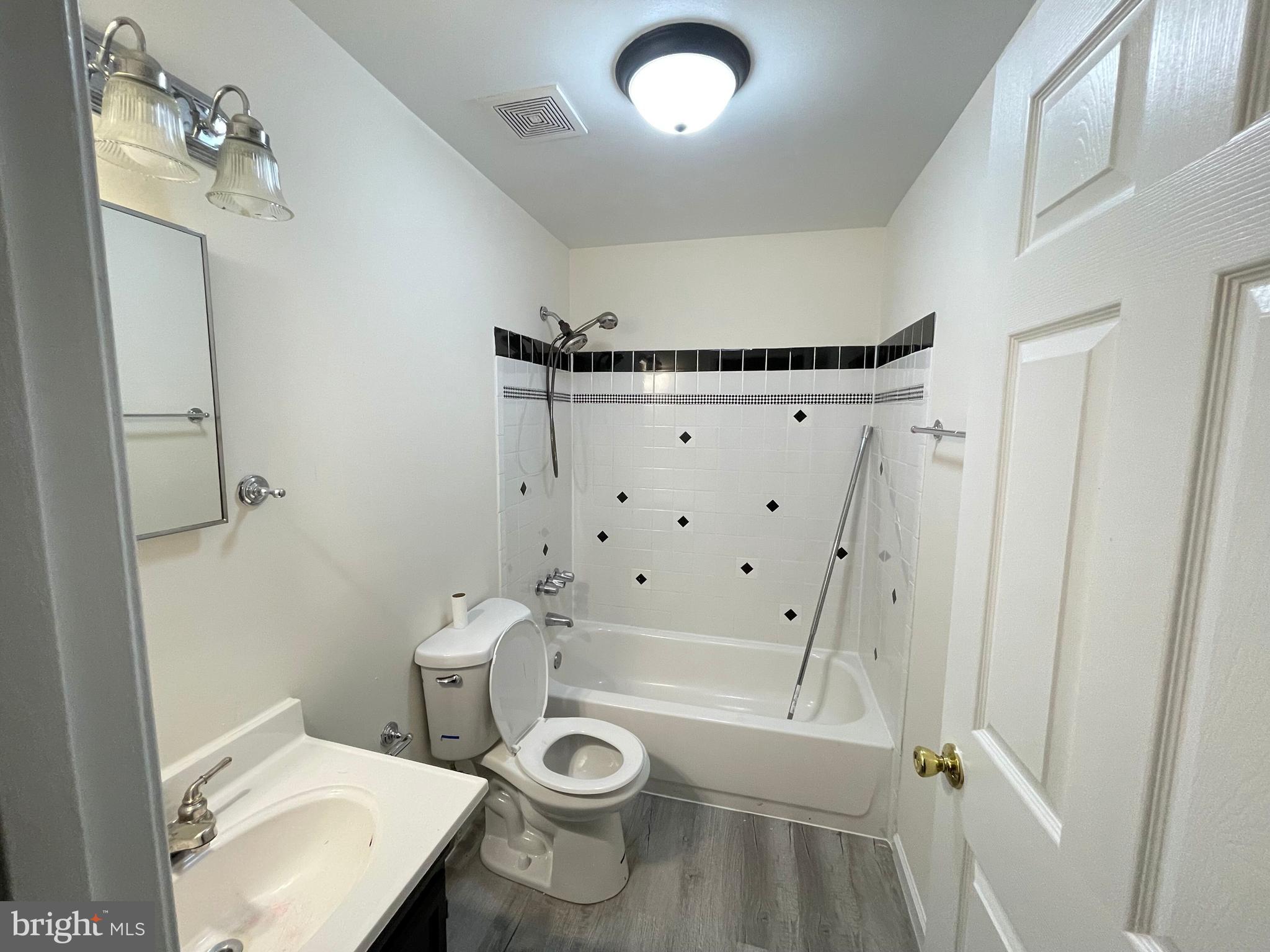 ASHLAND - Residential Lease