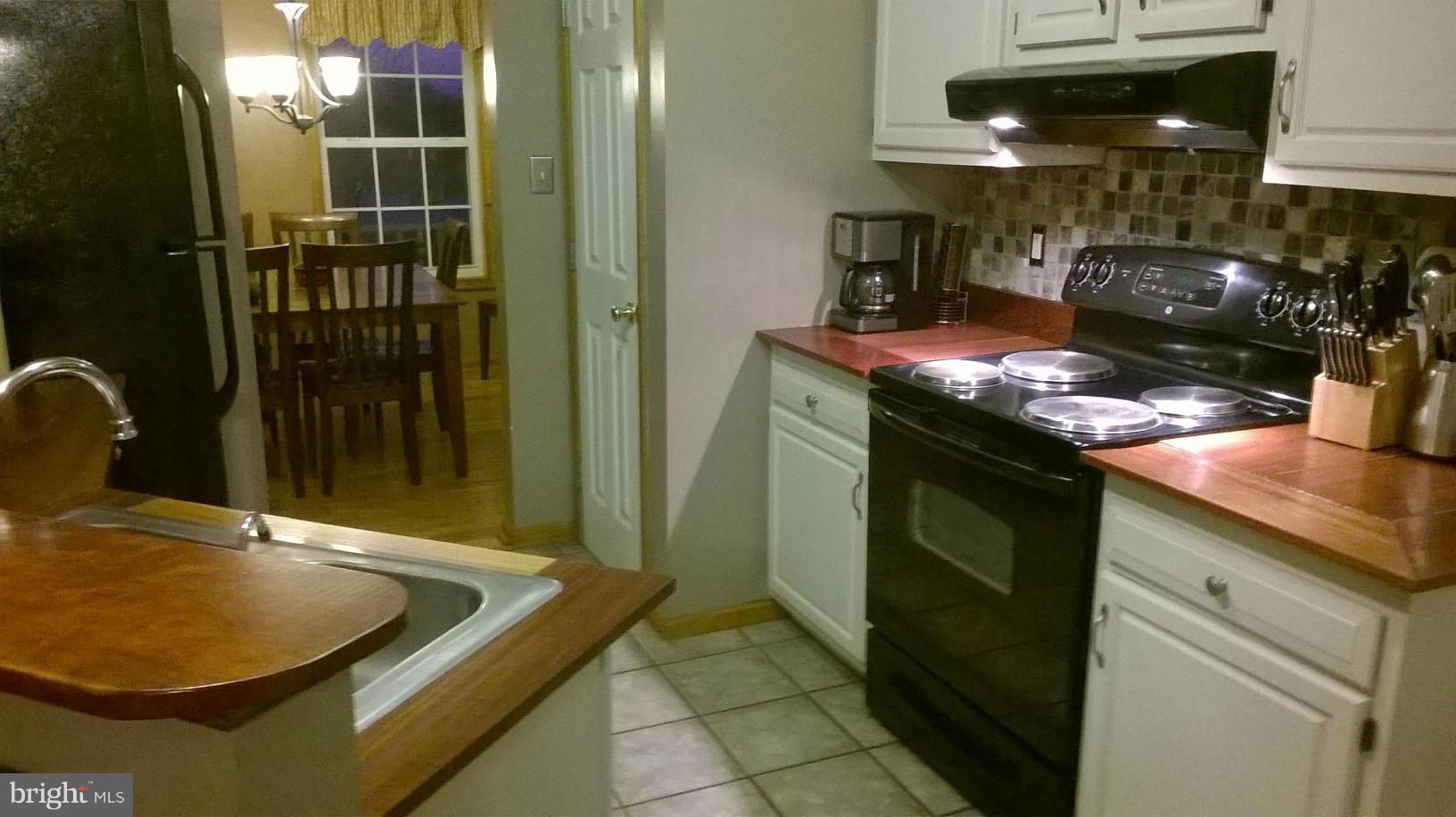 KENSINGTON COURTS - Residential