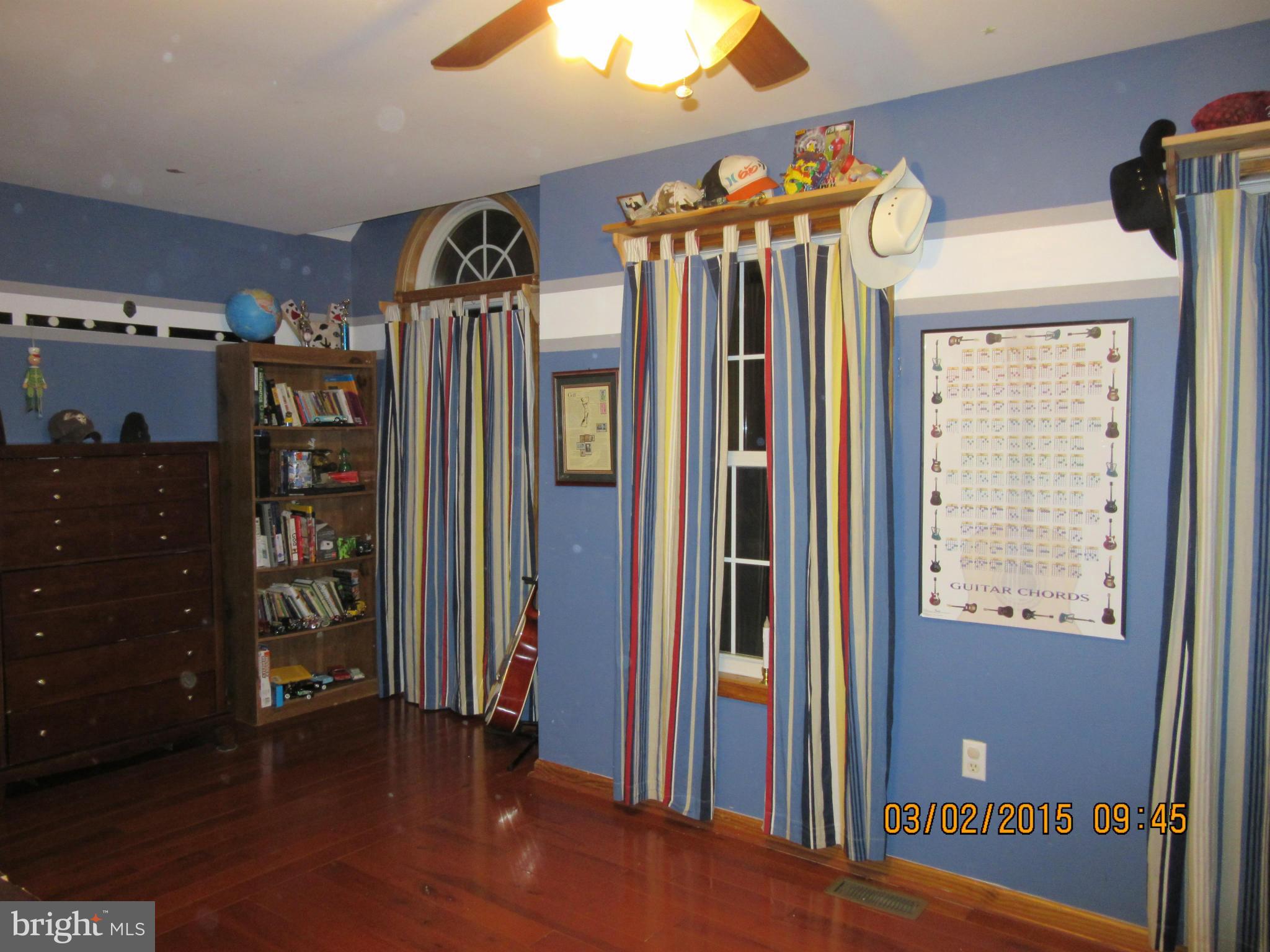 KENSINGTON COURTS - Residential