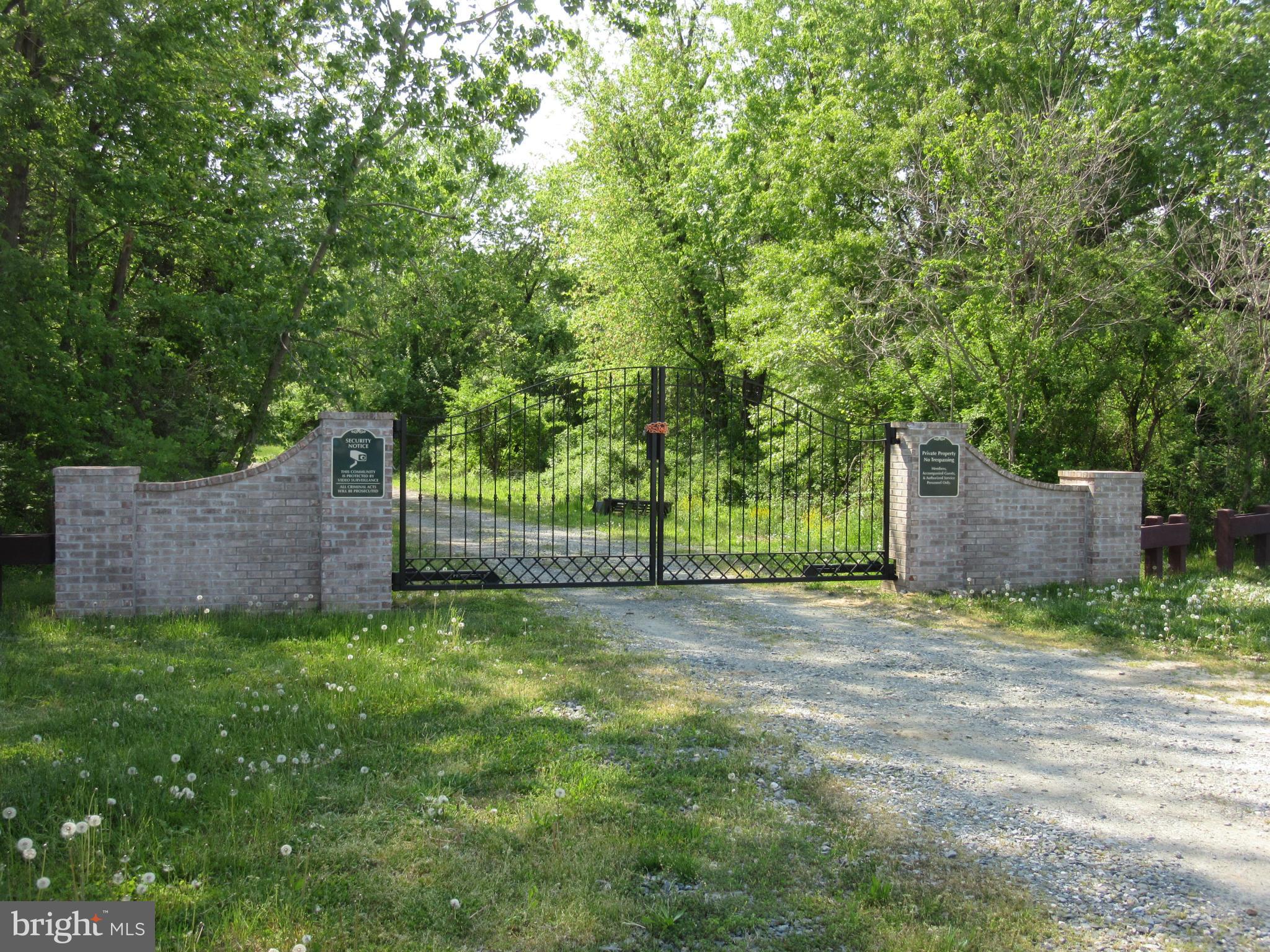 KENSINGTON COURTS - Residential