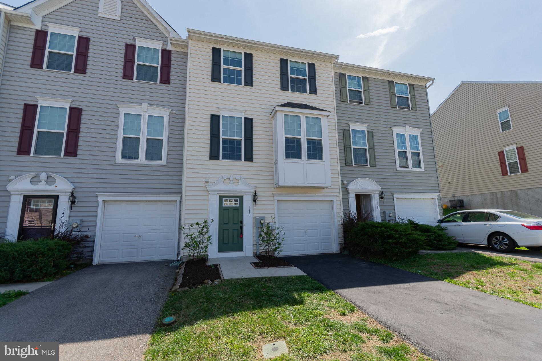 POTOMAC STATION - Residential