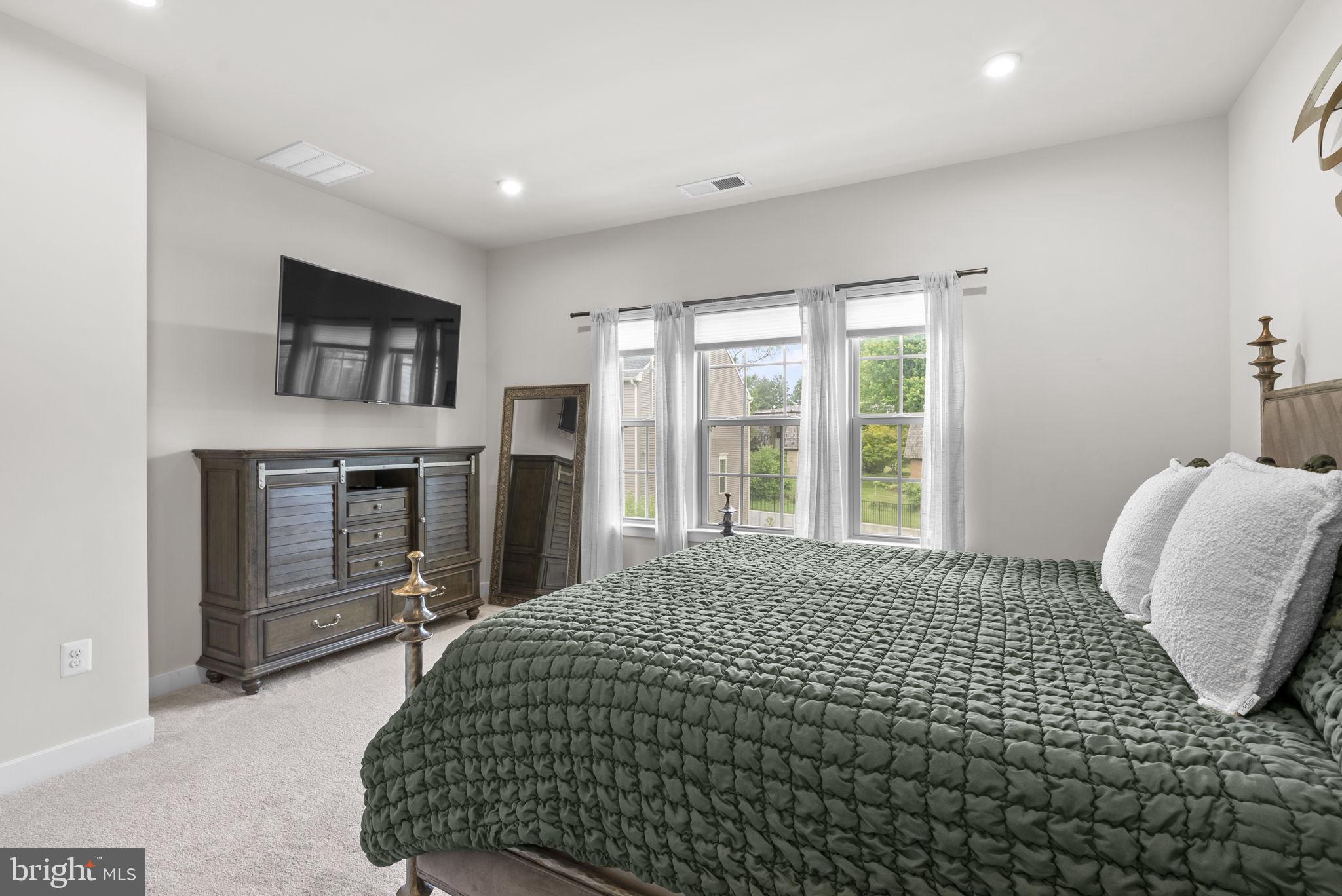 MONTGOMERY VILLAGE - Residential