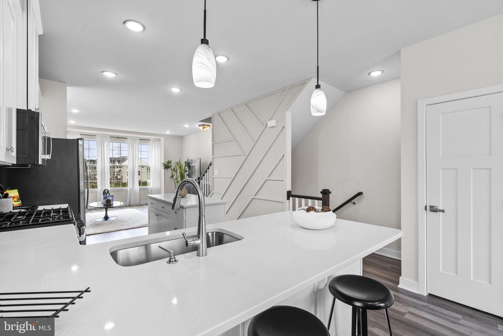 MONTGOMERY VILLAGE - Residential