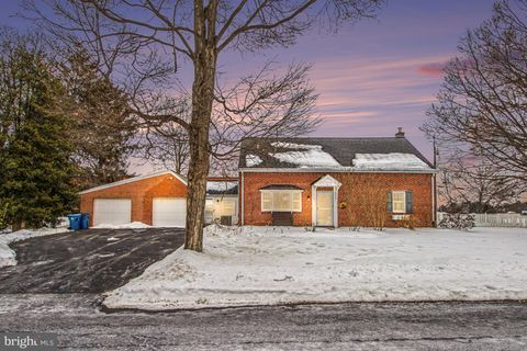 Photo of 123 Florence Drive, HARRISBURG, PA 17112 (MLS # PADA2053090)