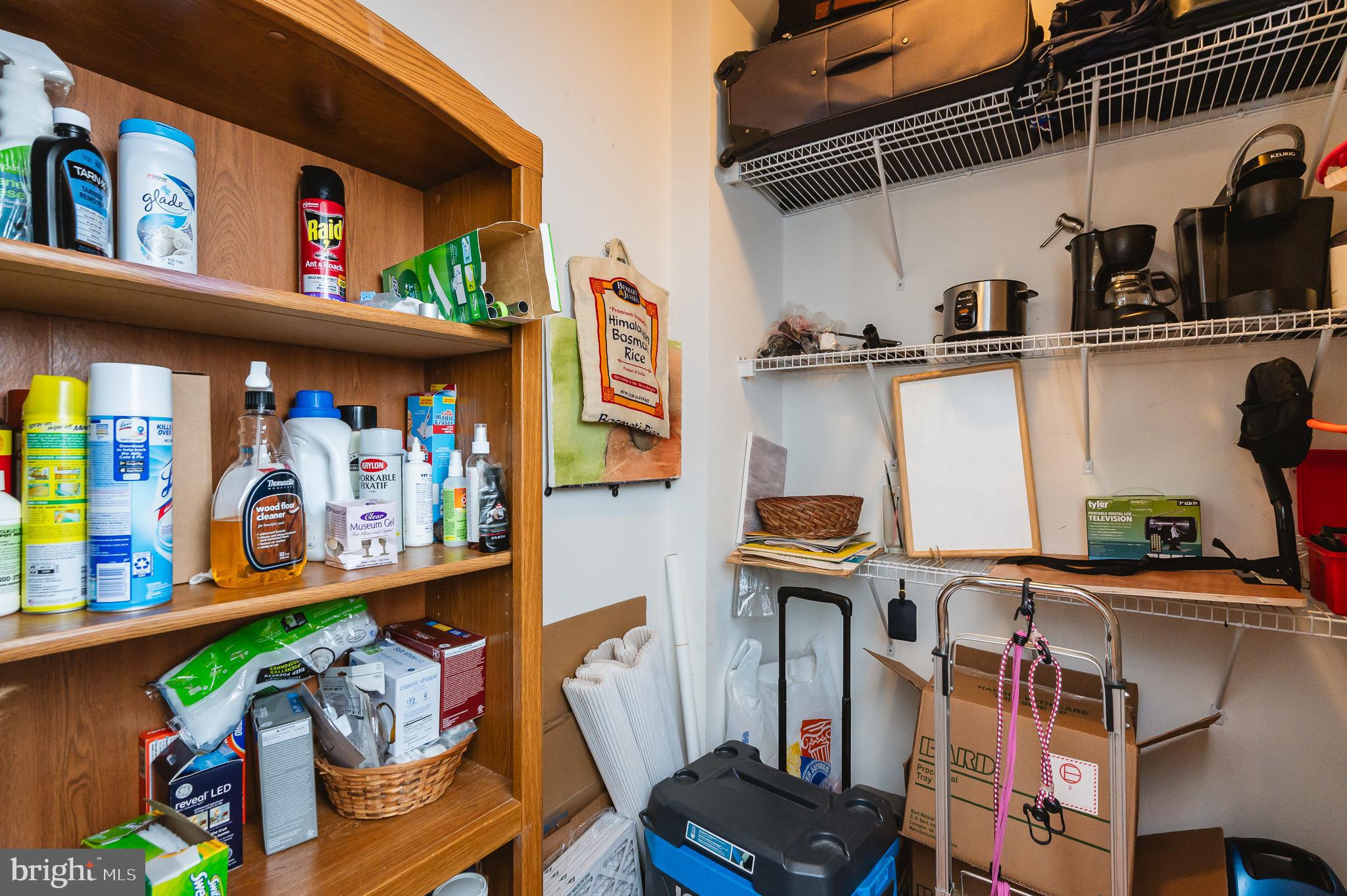 VILLAGE OF MILL RUN - Residential