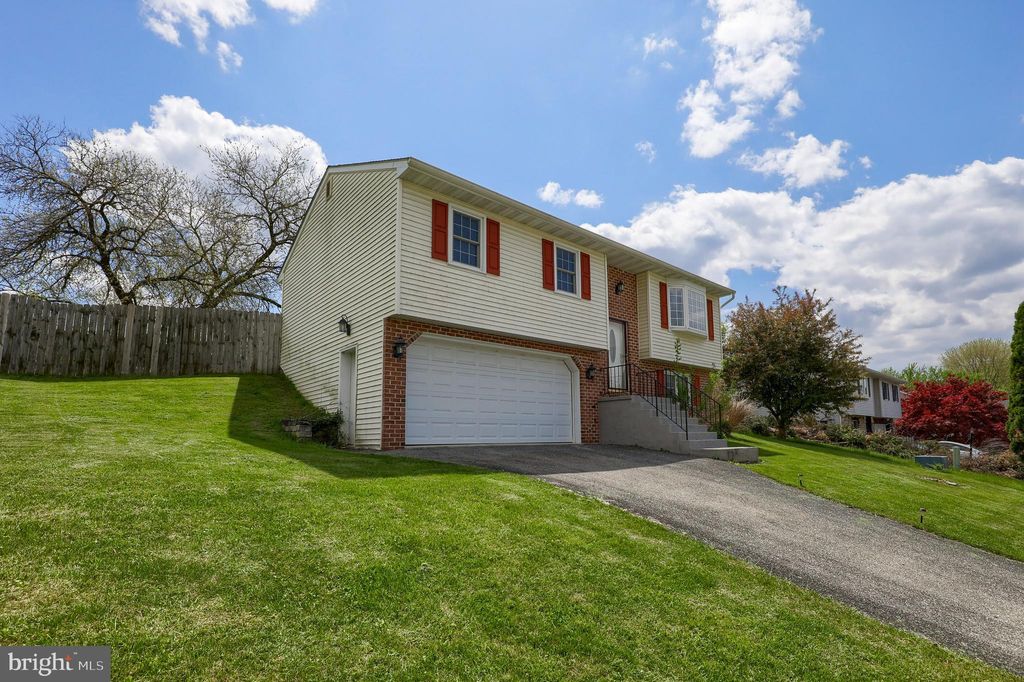 Photo of 67 LONGFELLOW DR, LANCASTER, PA 17602 (MLS # PALA2034186)