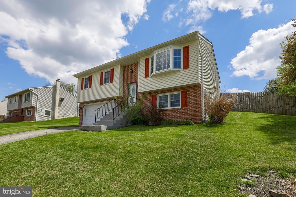 Photo of 67 LONGFELLOW DR, LANCASTER, PA 17602 (MLS # PALA2034186)