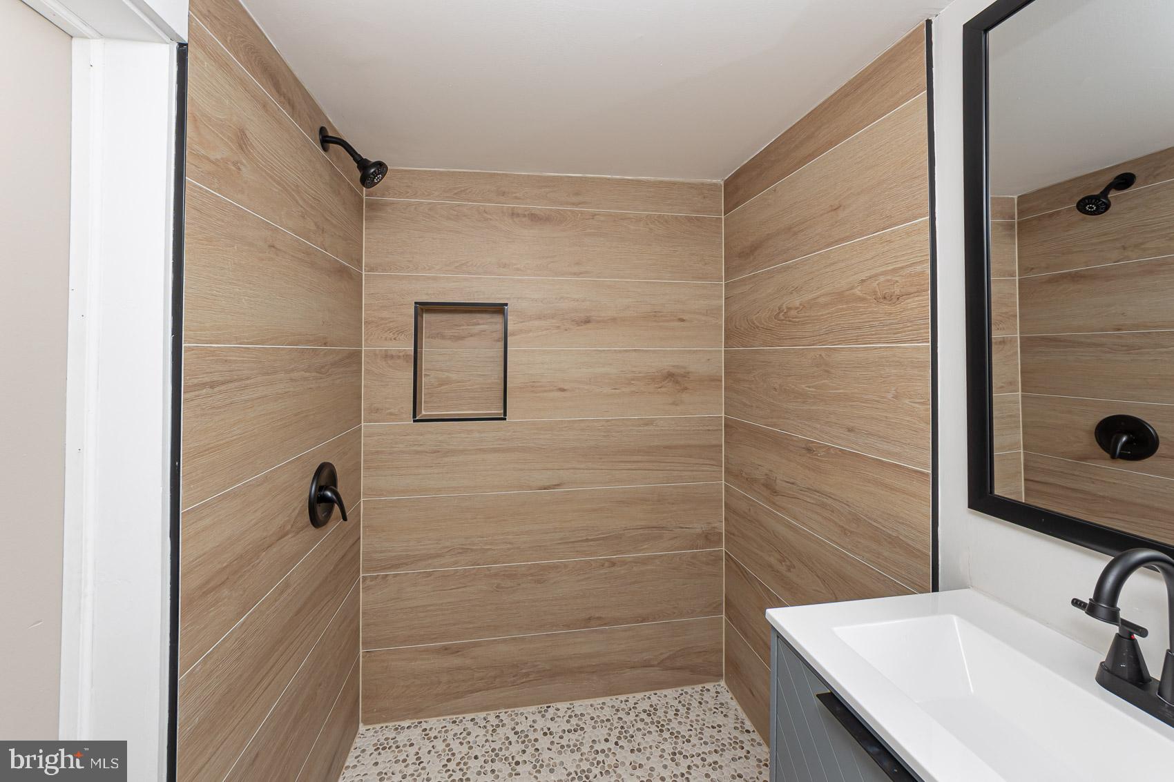 LINGANORE - Residential