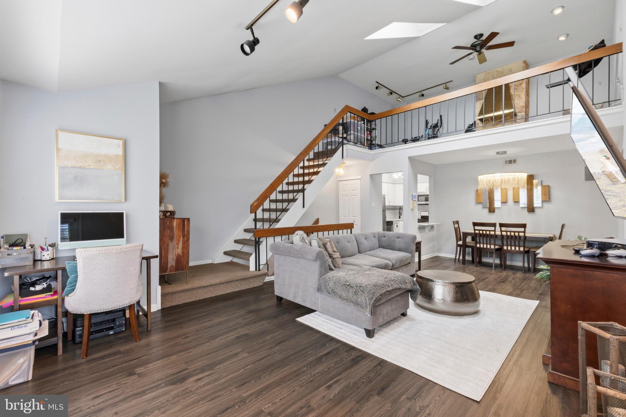 606 VALLEY GLEN ROAD CONDO 293