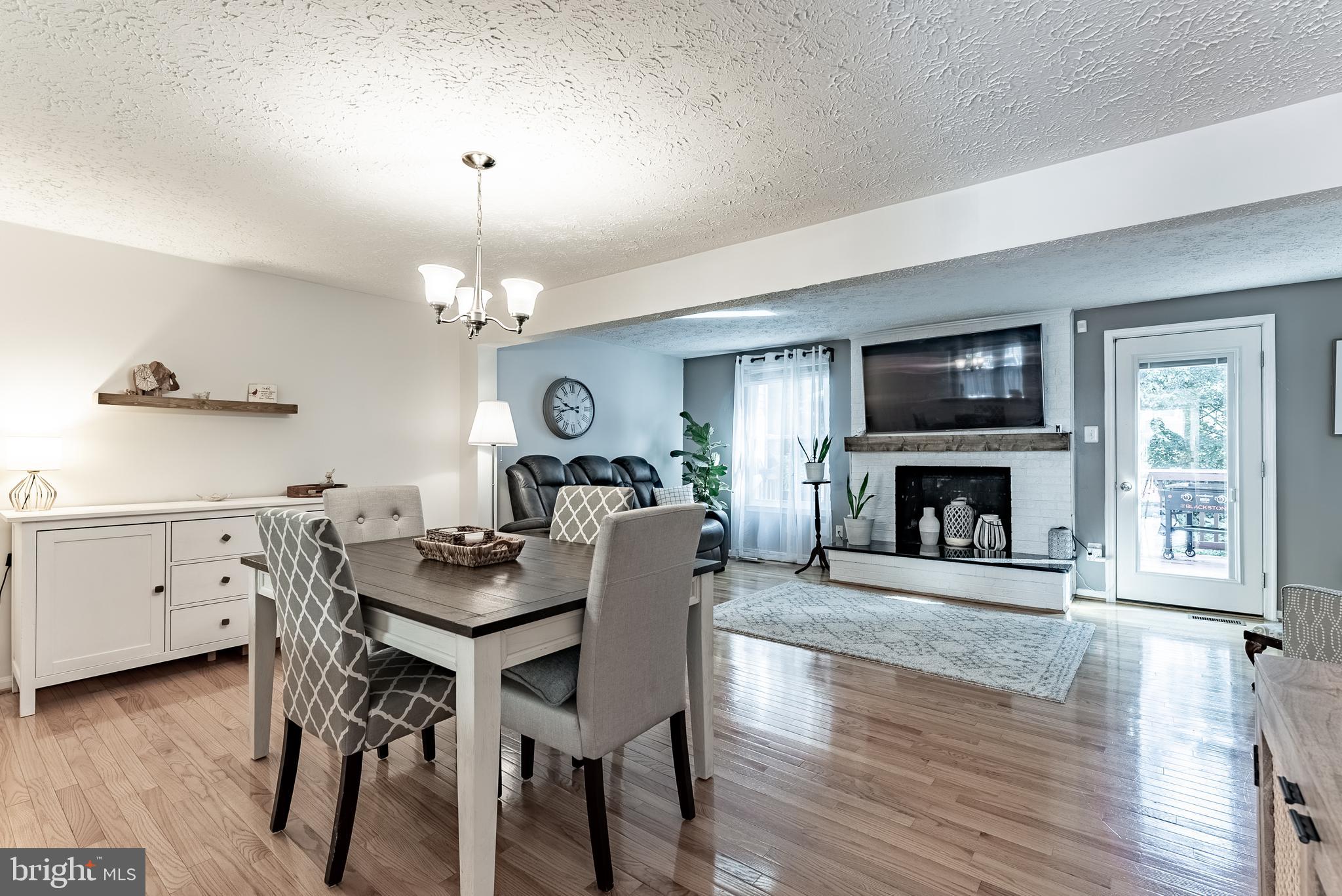 9188 FOREST BREEZE COURT