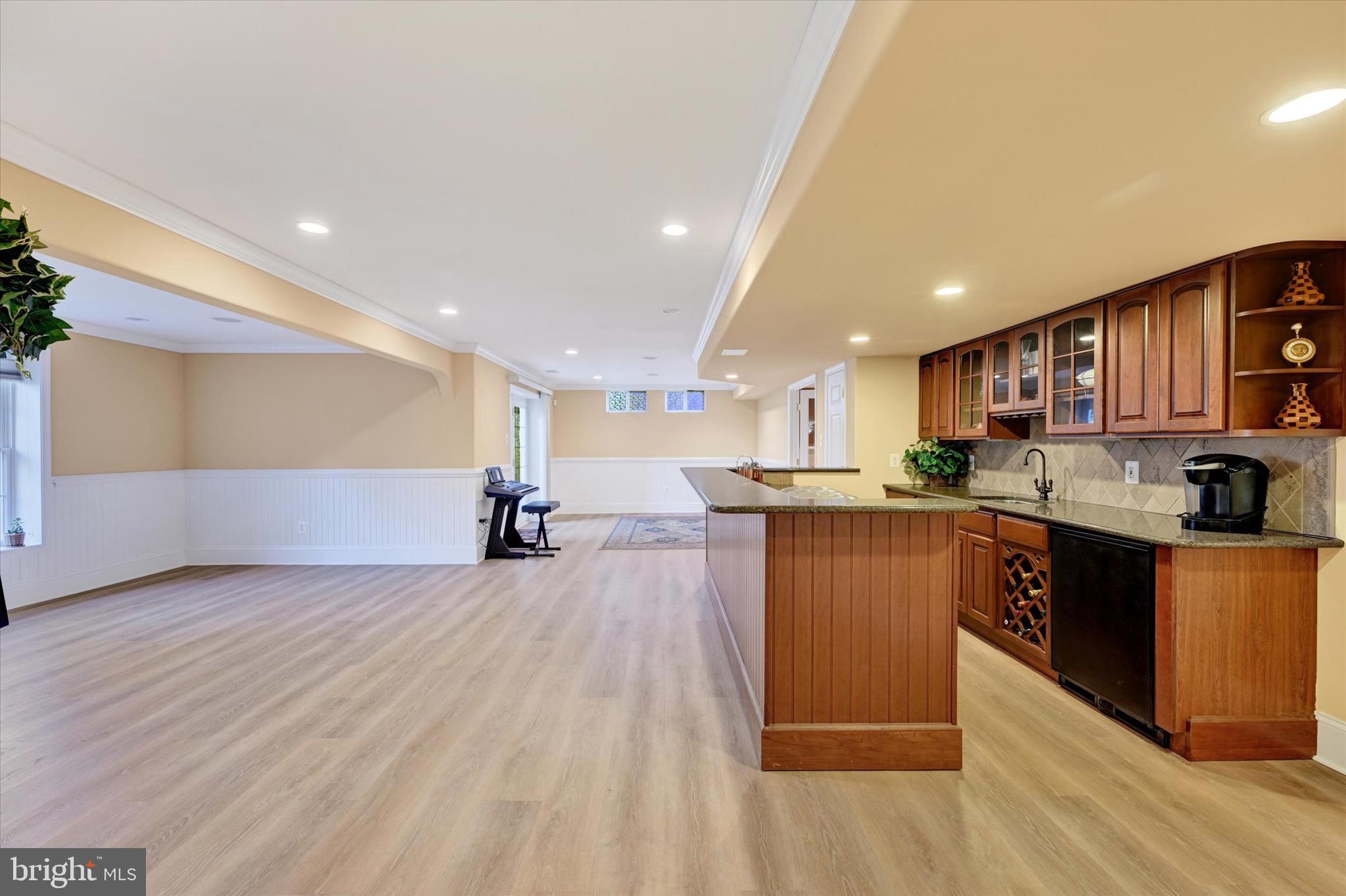 VILLAGE OF RIVER HILL - Residential