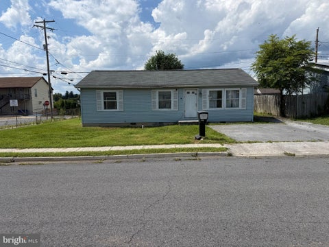 Homes For Sale - 100 Ramer Court<br/> Berkeley County, MARTINSBURG, WV 25401
