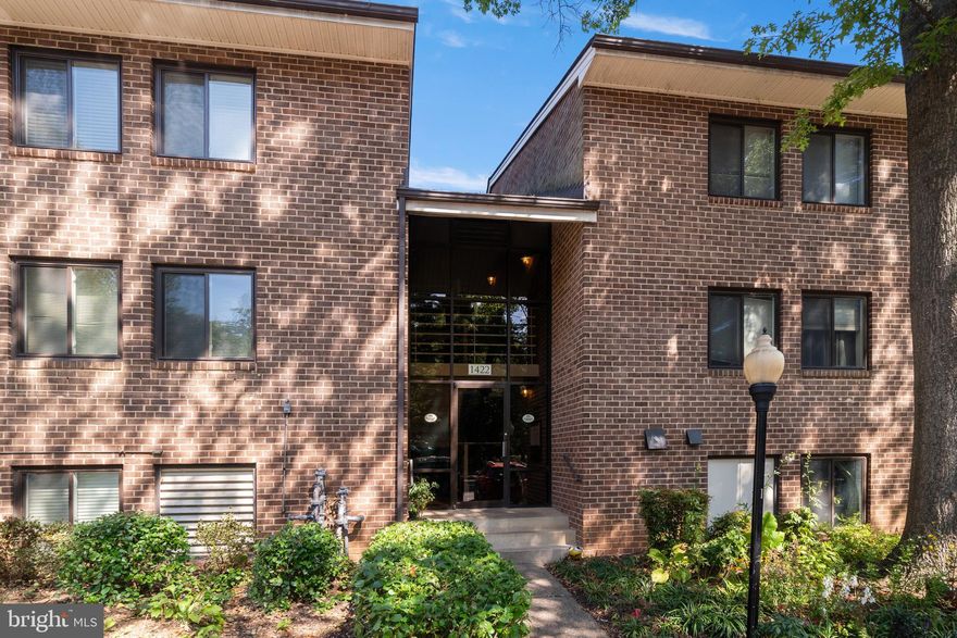 APPROVED SHORT SALE. SETTLEMENT WITHIN 30DAYS!  DON'T MISS THE CHANCE TO OWN THIS GREAT PROPERTY IN RESTON. Step inside this cozy well maintained condo in the Northgate community of Reston. Bright open area with a spacious living room, separate dining room and kitchen.  Granite countertops, stainless steal appliances and  4 yr old AC unit.  ALL UTILITIES ARE INCLUDED IN THE CONDO FEE electricity, gas and water.  Lots of parking spaces available. Minutes from Reston Town Center, W&OD Trail, Lake Anne and Metro Station. Enjoy all the amenities  of Reston Association which include multiple pools, parks, ball fields, tennis courts, fishing and lots of trails. You will love living in this 1st level condo. Property is in good condition. Sold AS IS.