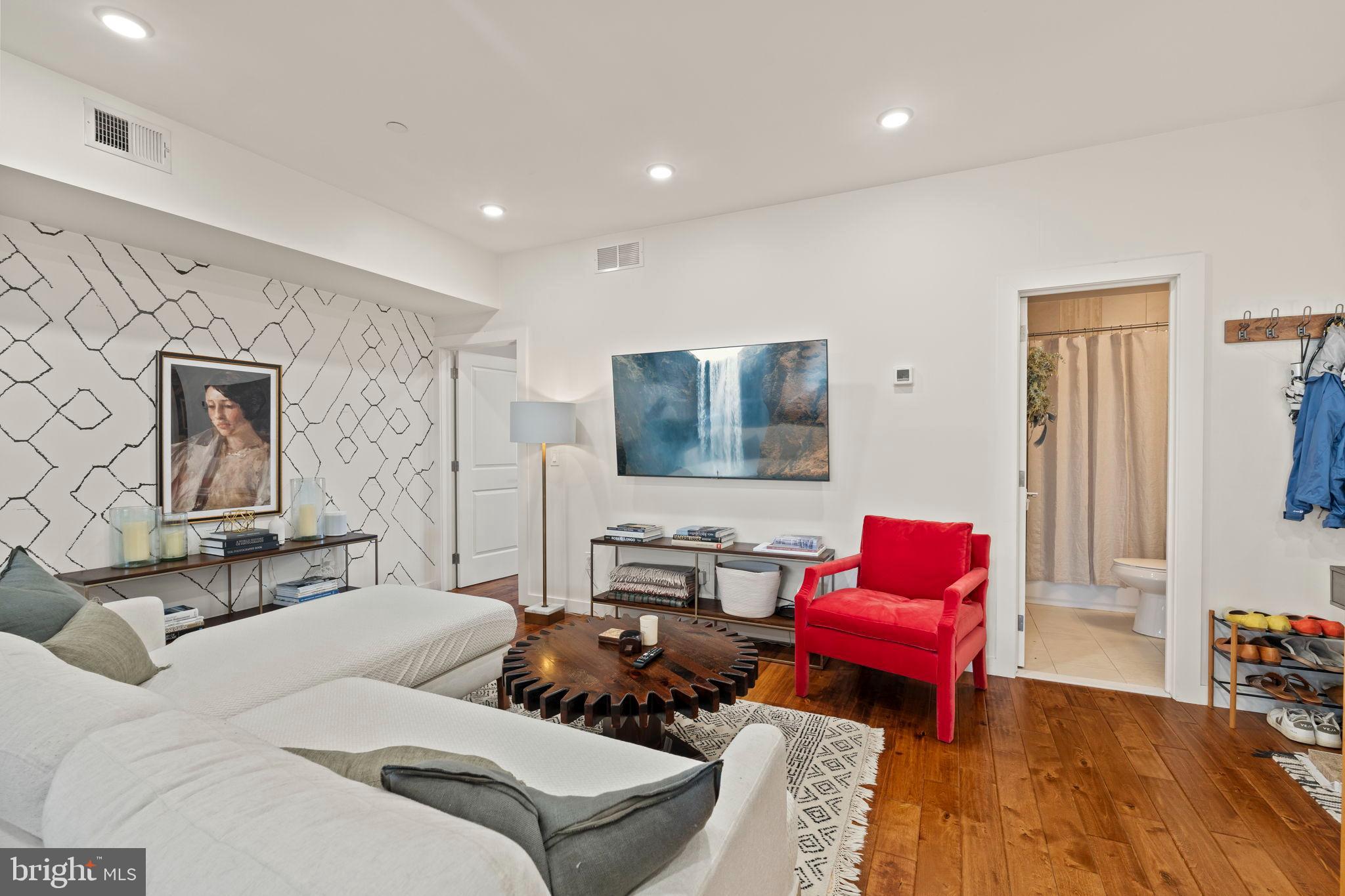 EAST PASSYUNK CROSSING - Residential