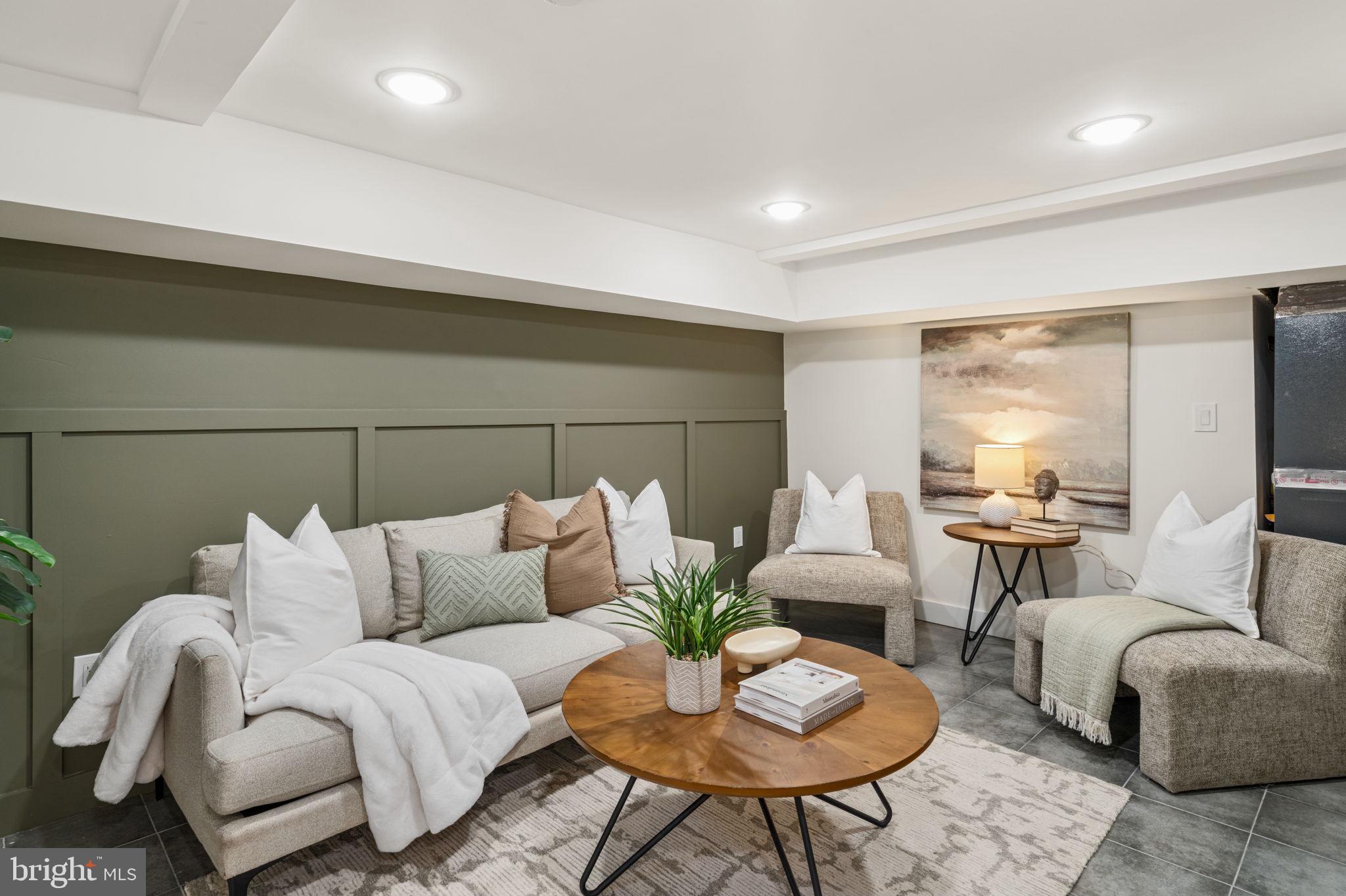 OLDE KENSINGTON - Residential