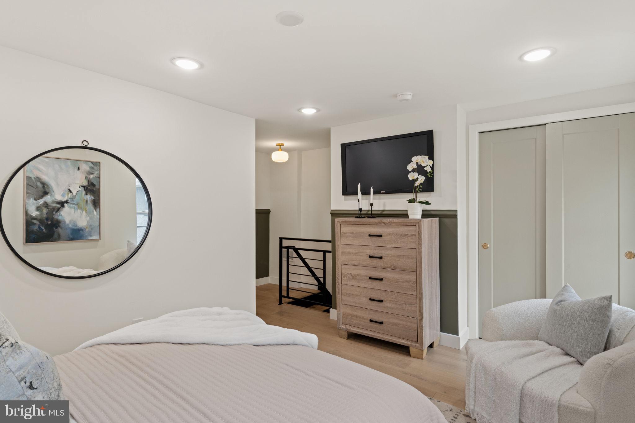 OLDE KENSINGTON - Residential