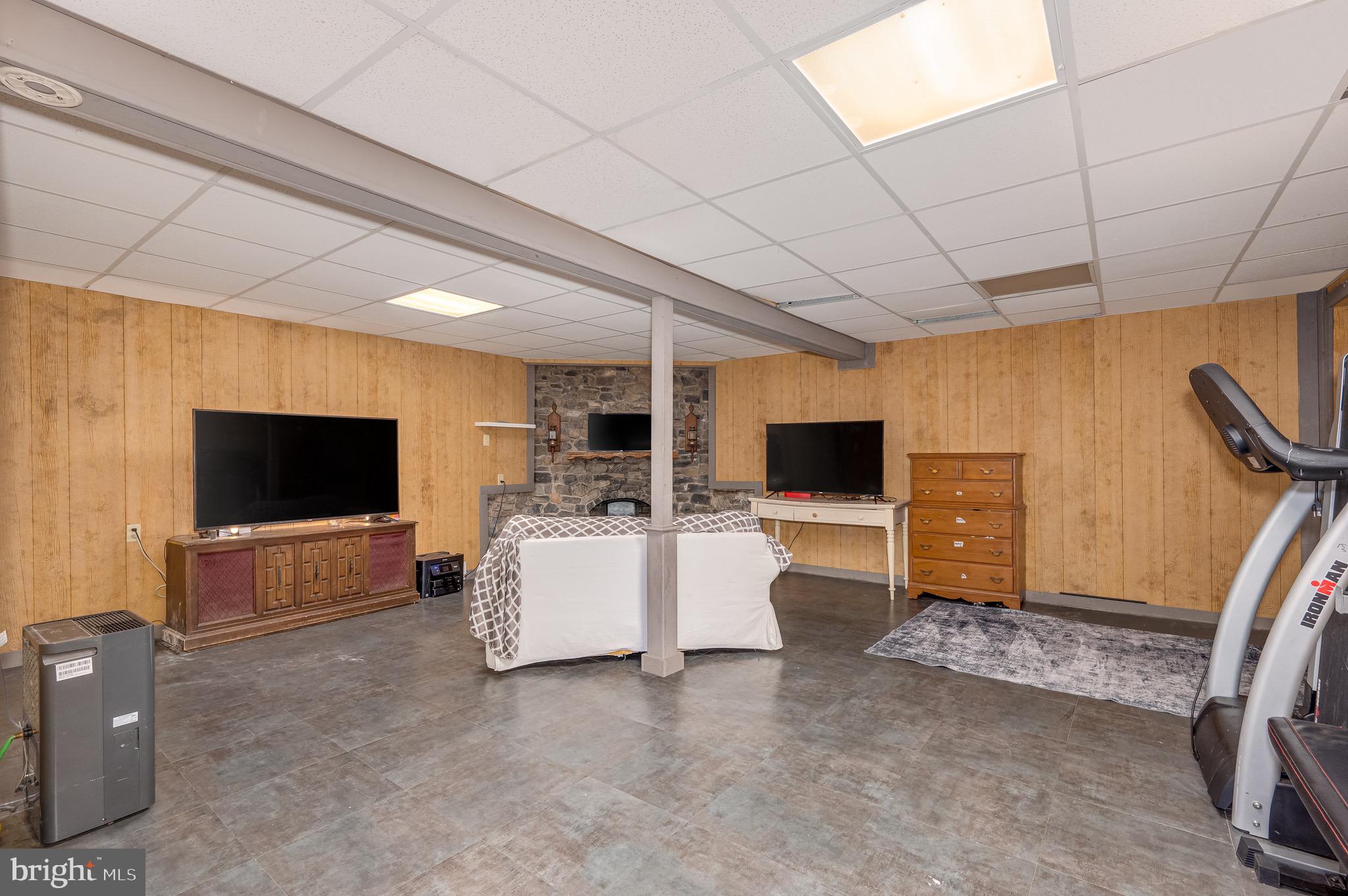 SHASTA EAST - Residential