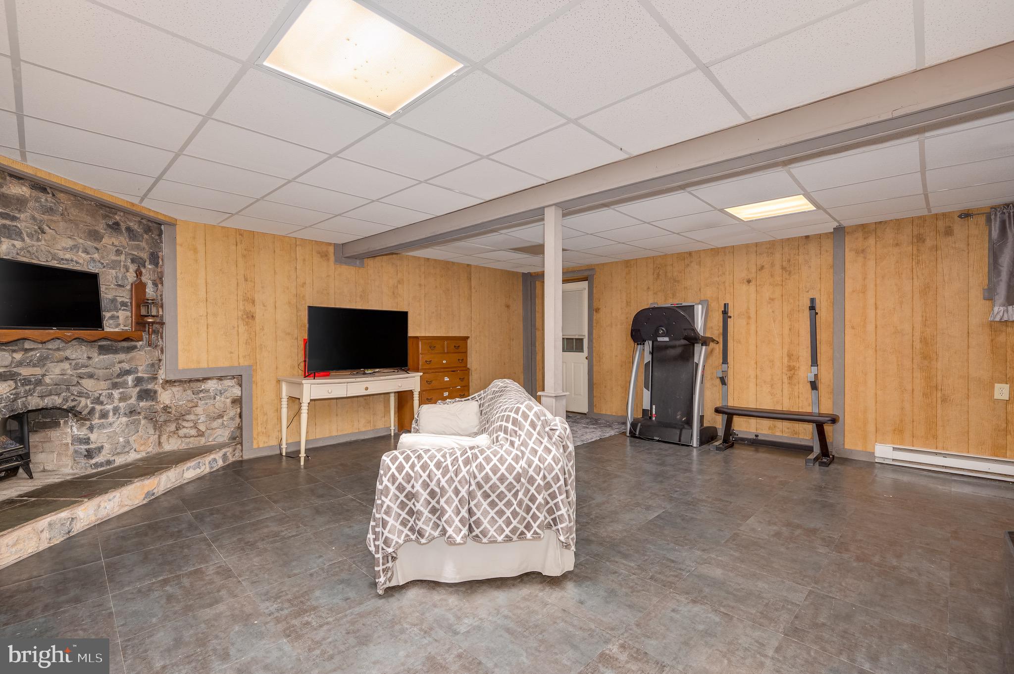 SHASTA EAST - Residential