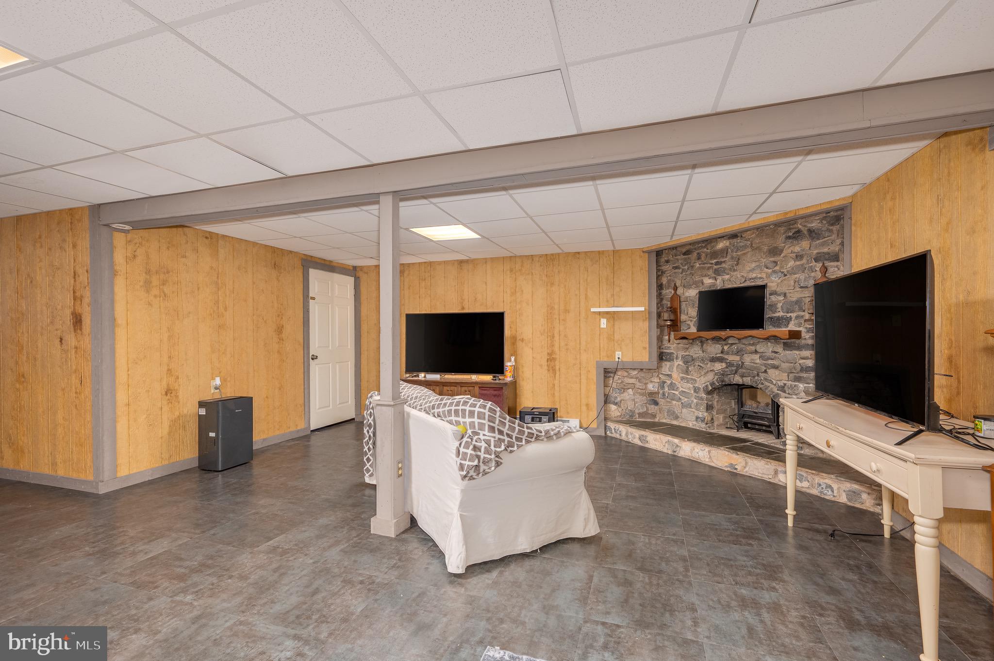 SHASTA EAST - Residential