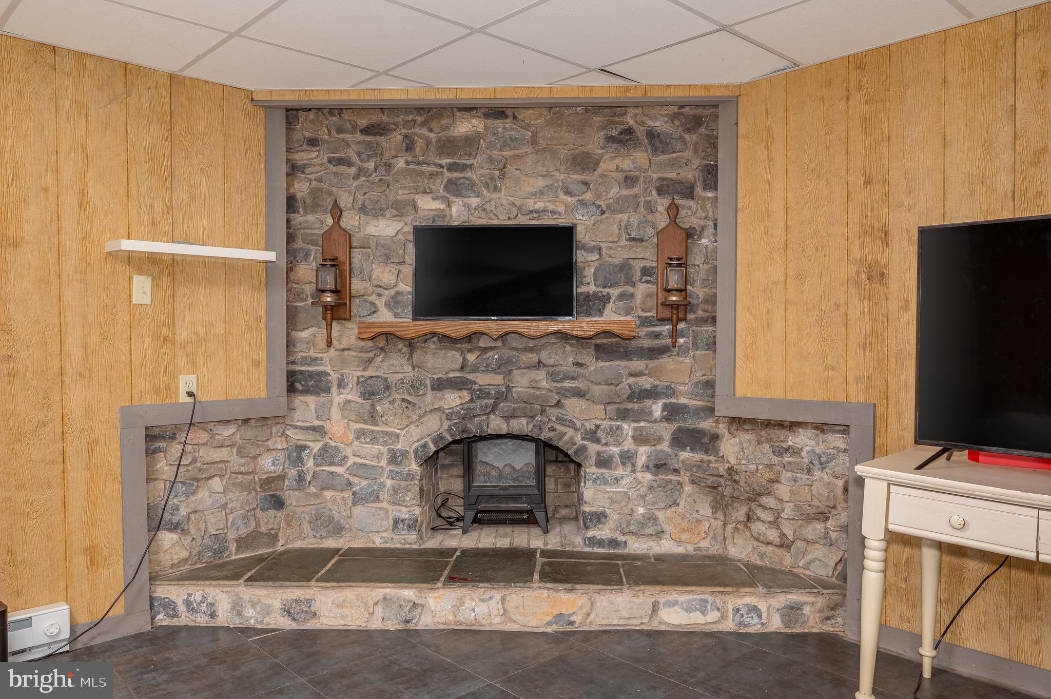 SHASTA EAST - Residential