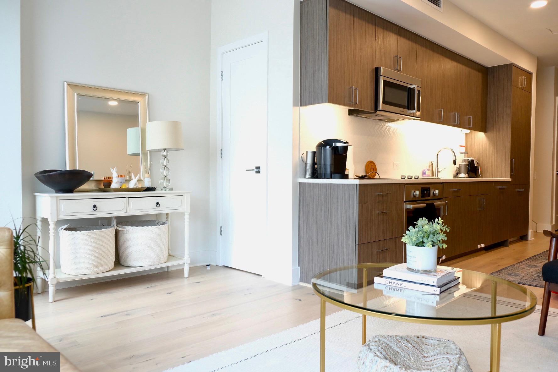 1211 VAN STREET SE TH-1C