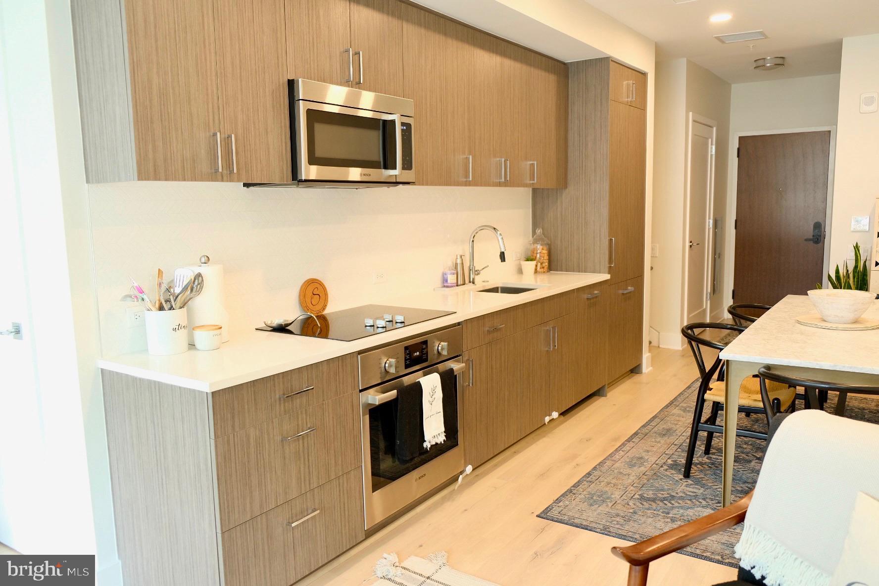 1211 VAN STREET SE TH-1C