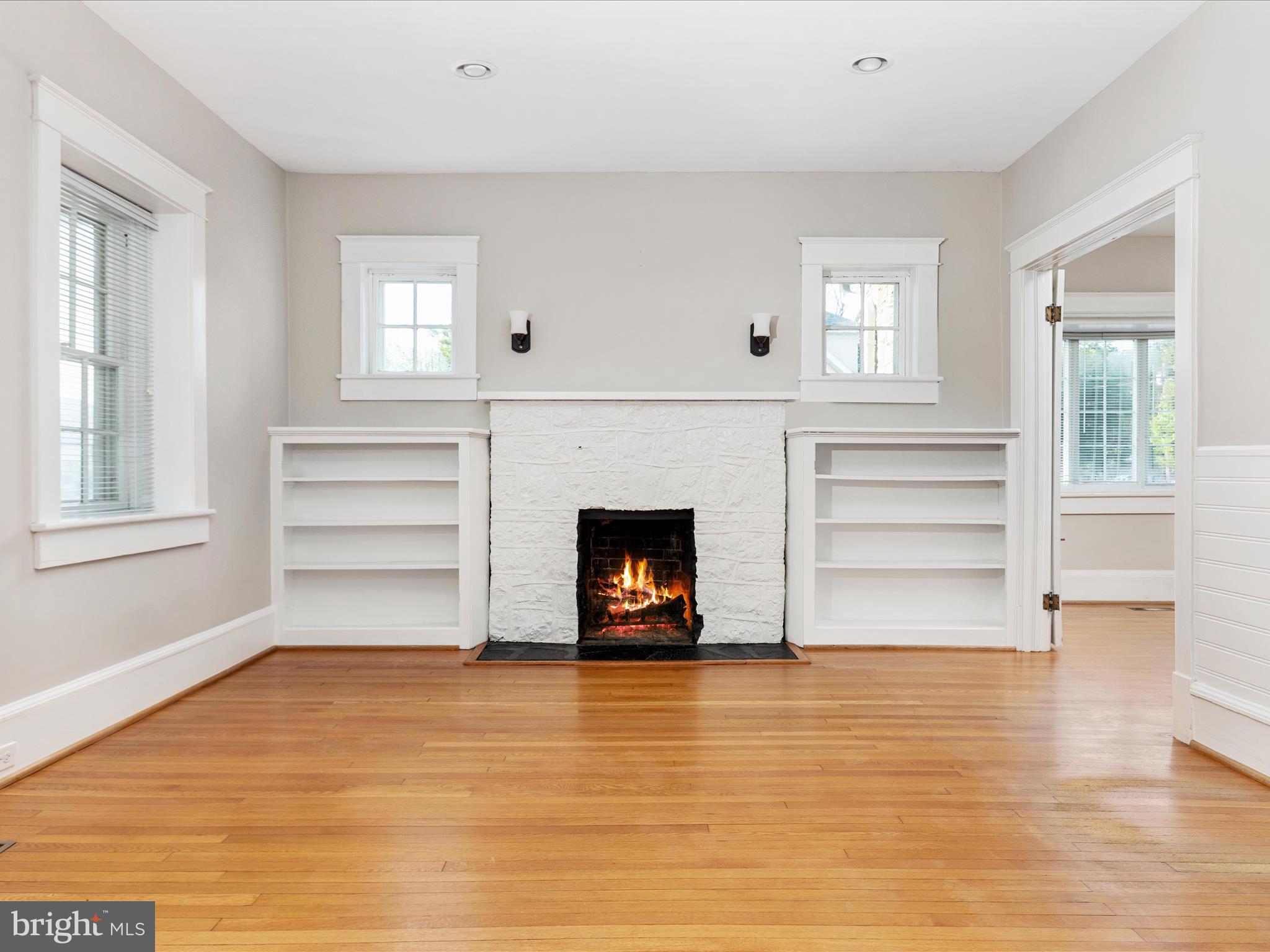 400 N ROYAL AVENUE