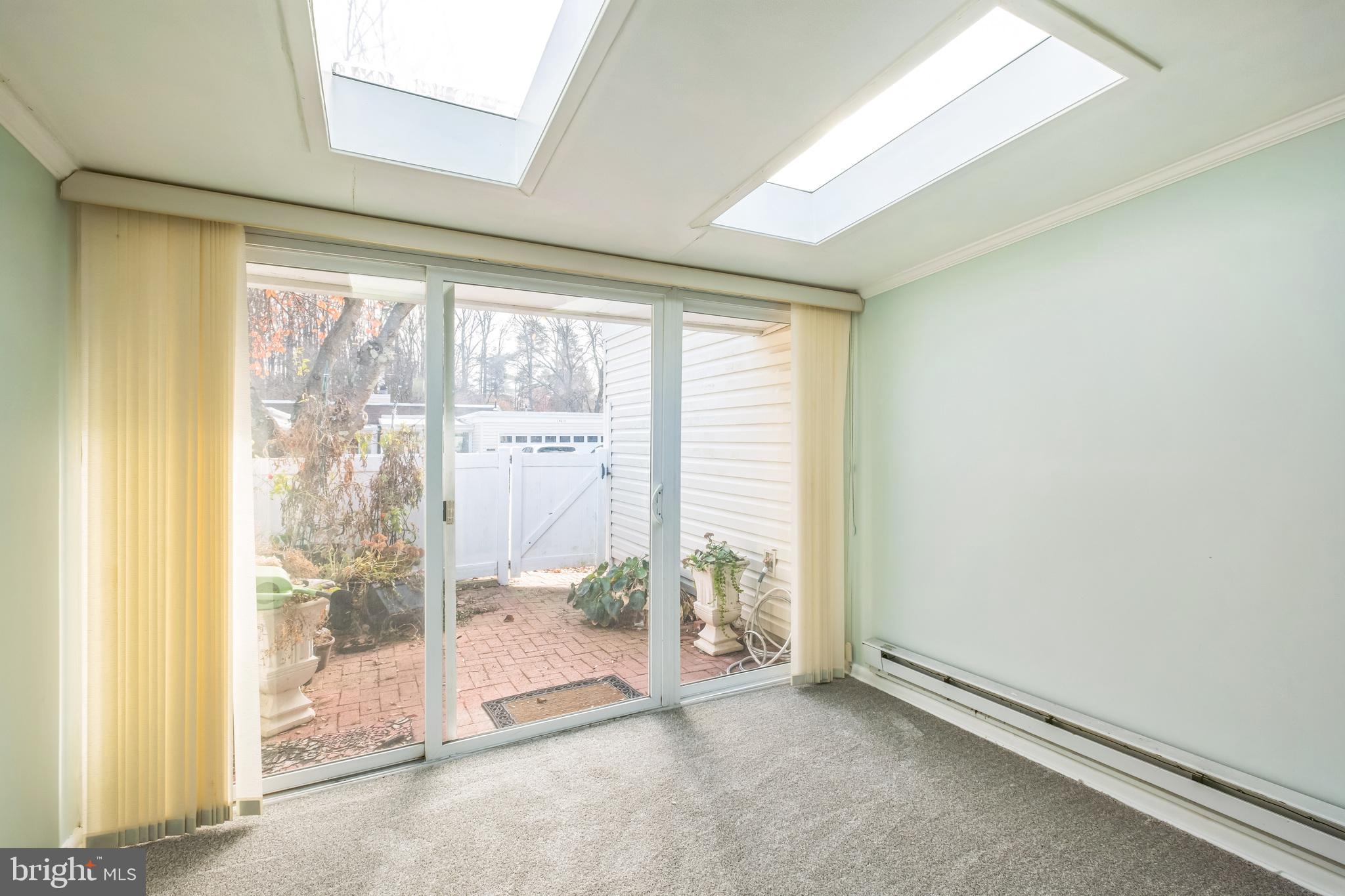 ROSSMOOR MUTUAL #10 - Residential Lease