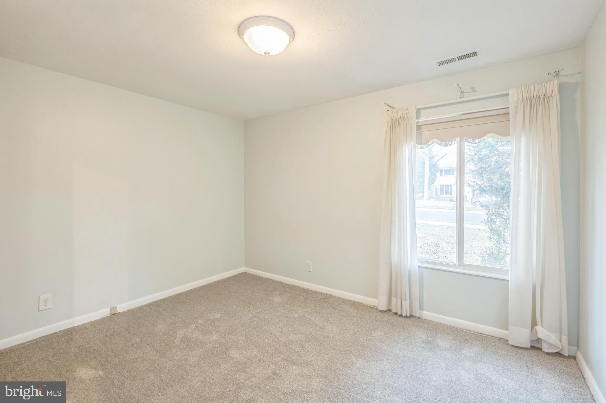 ROSSMOOR MUTUAL #10 - Residential Lease