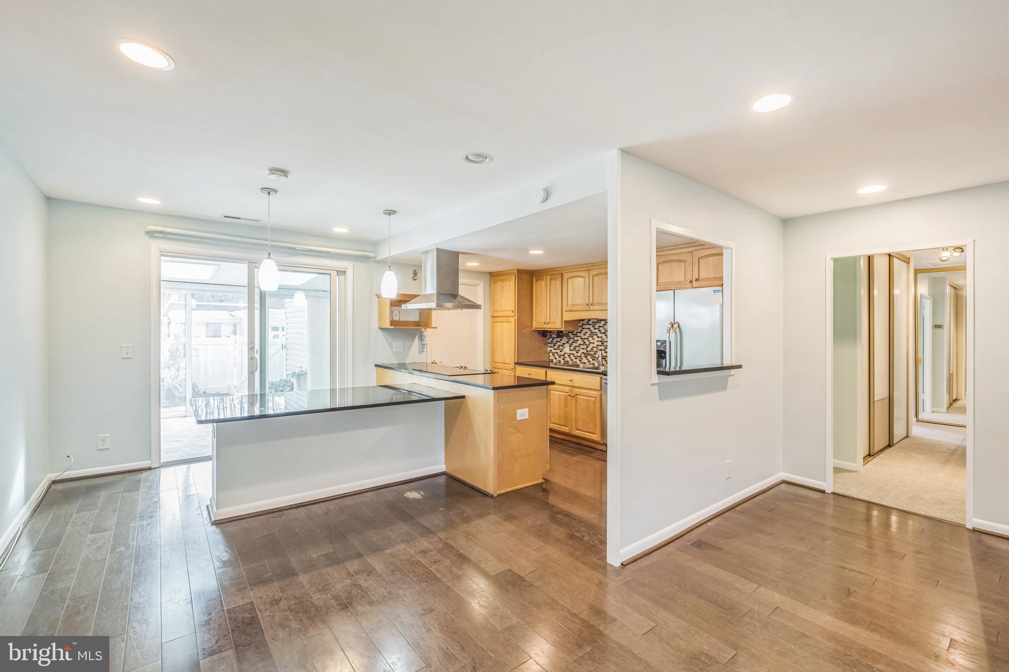 ROSSMOOR MUTUAL #10 - Residential Lease