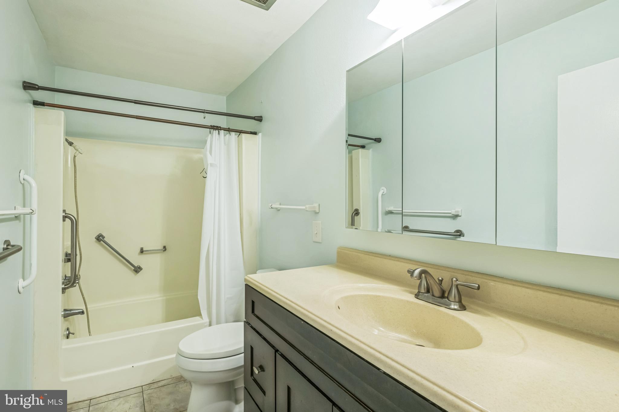 ROSSMOOR MUTUAL #10 - Residential Lease