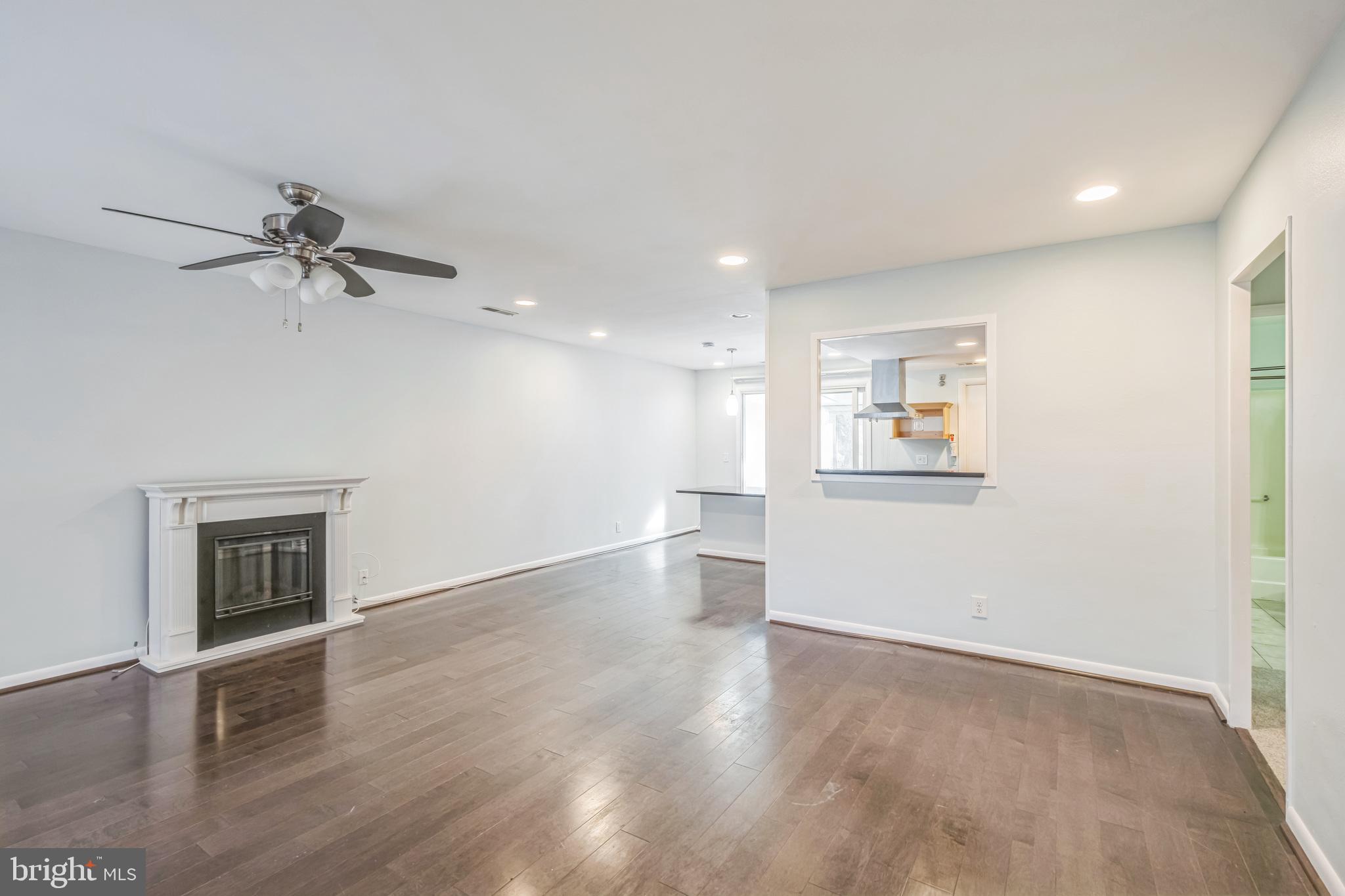 ROSSMOOR MUTUAL #10 - Residential Lease