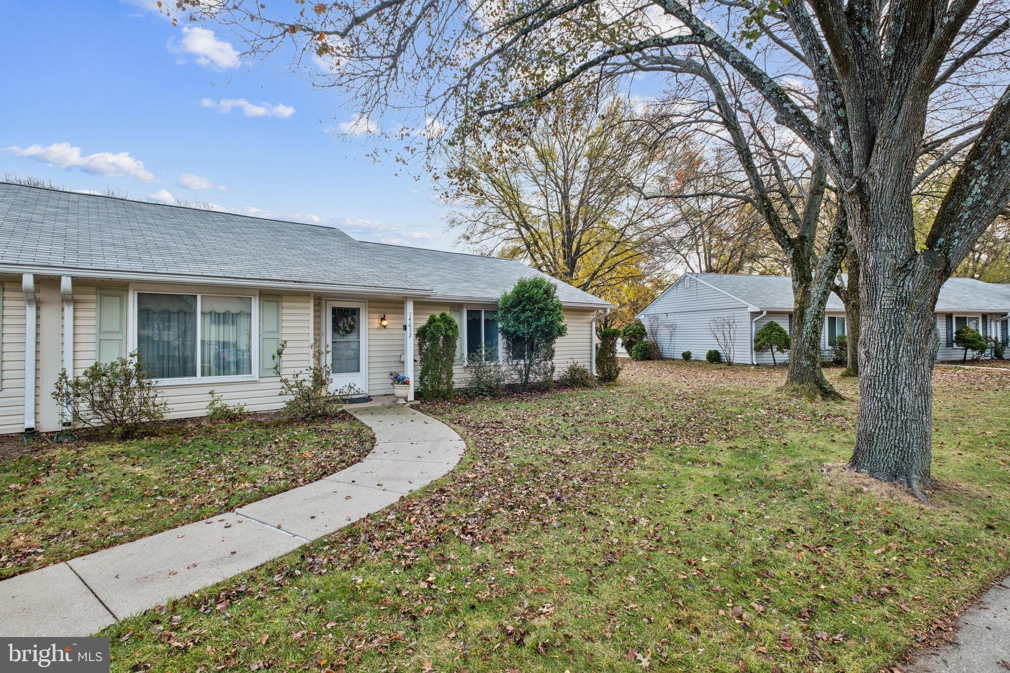 ROSSMOOR MUTUAL #10 - Residential Lease