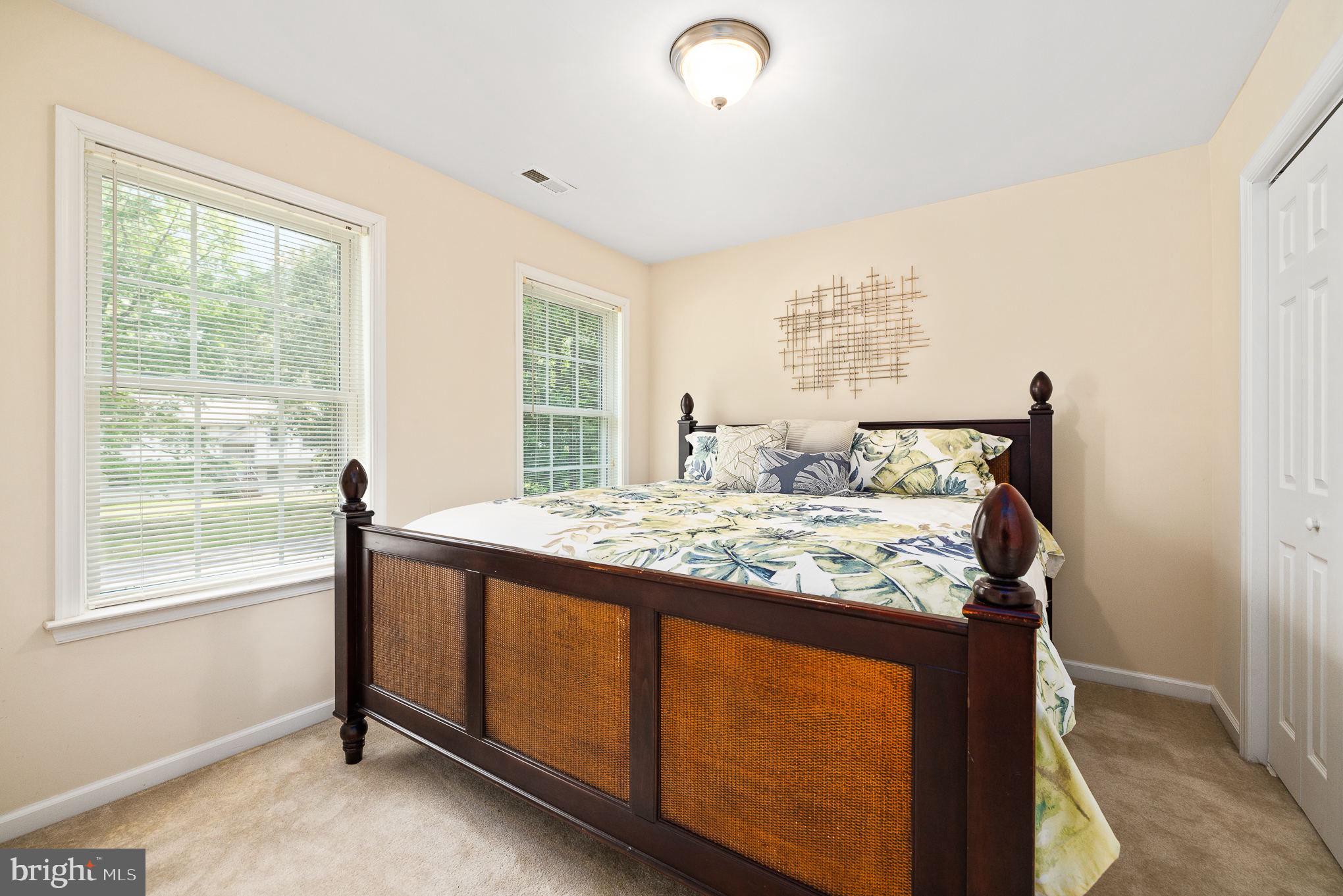 LAKE LAND OR - Residential