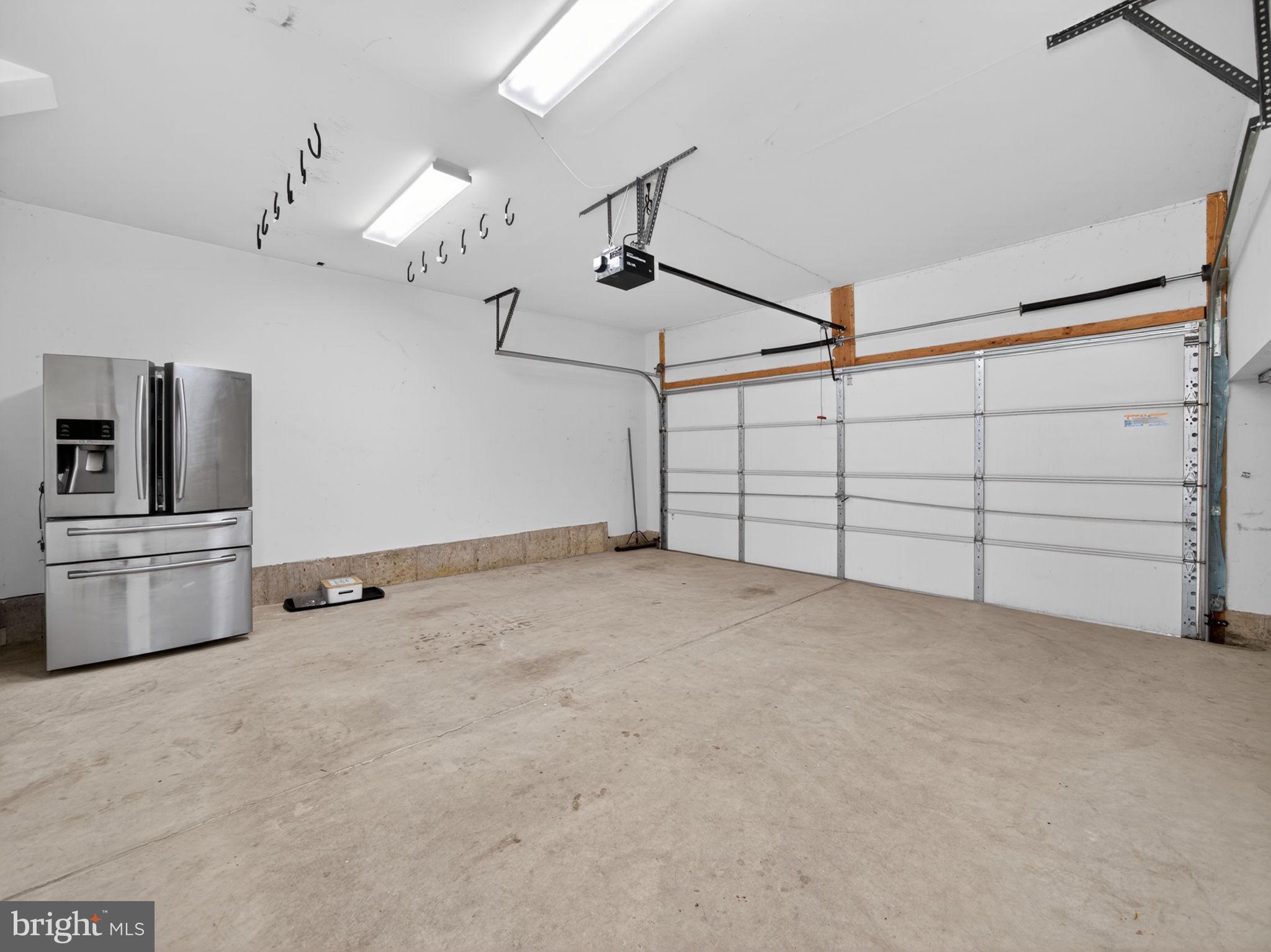 MONTGOMERY POINTE - Residential