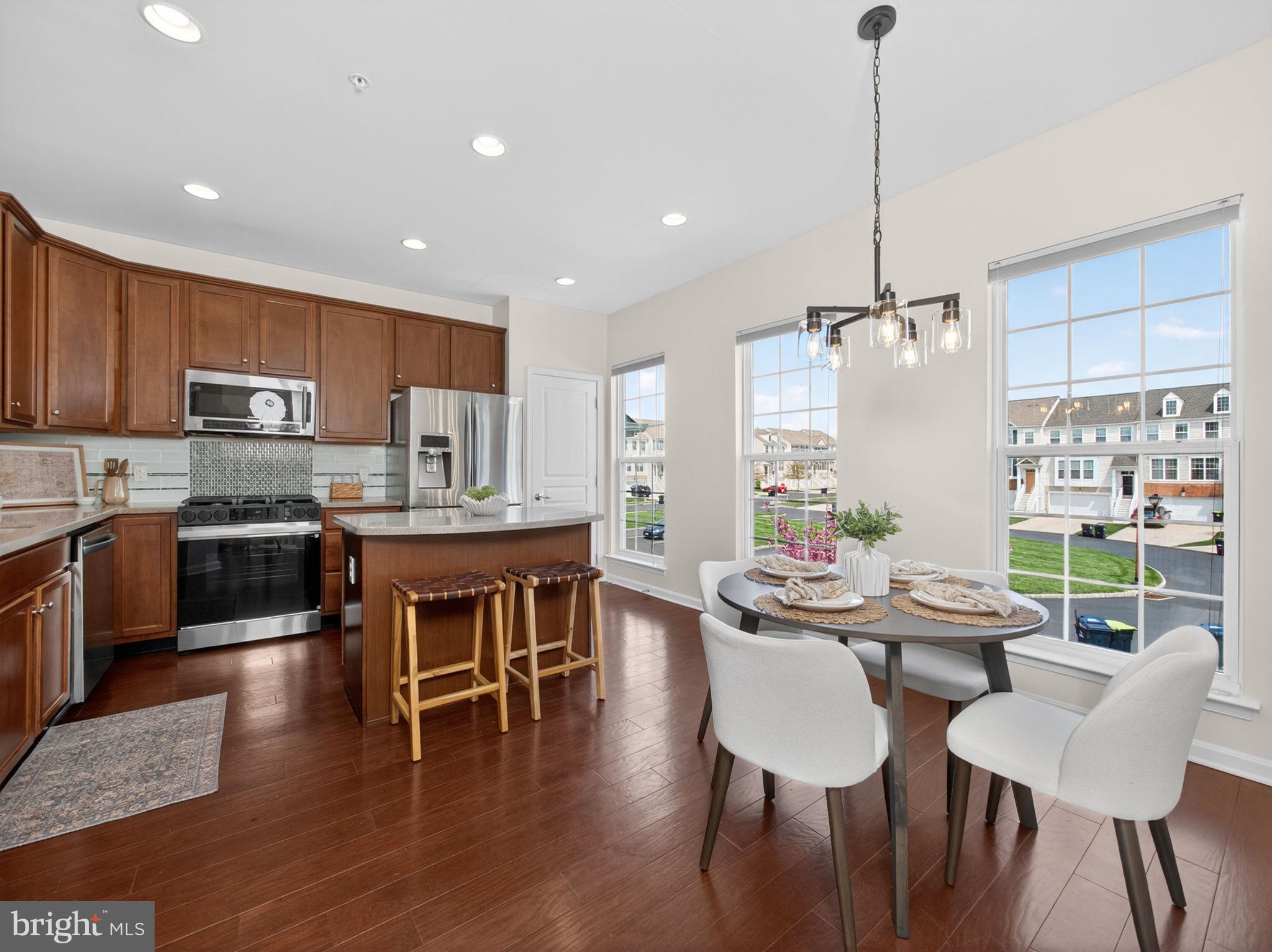 MONTGOMERY POINTE - Residential