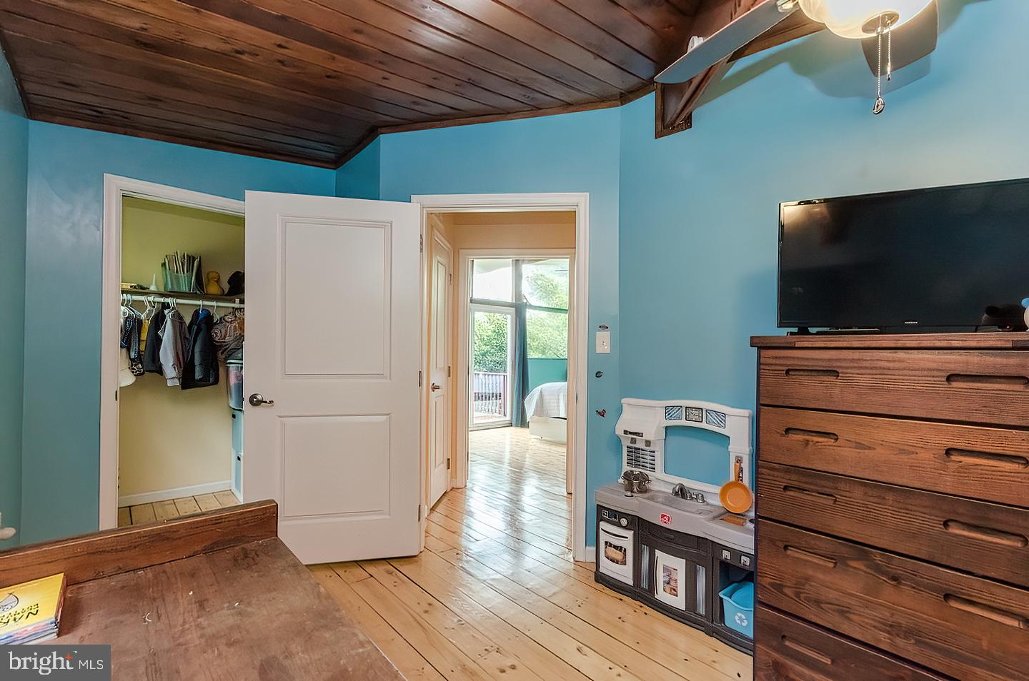 KEYES FERRY ACRES - Residential