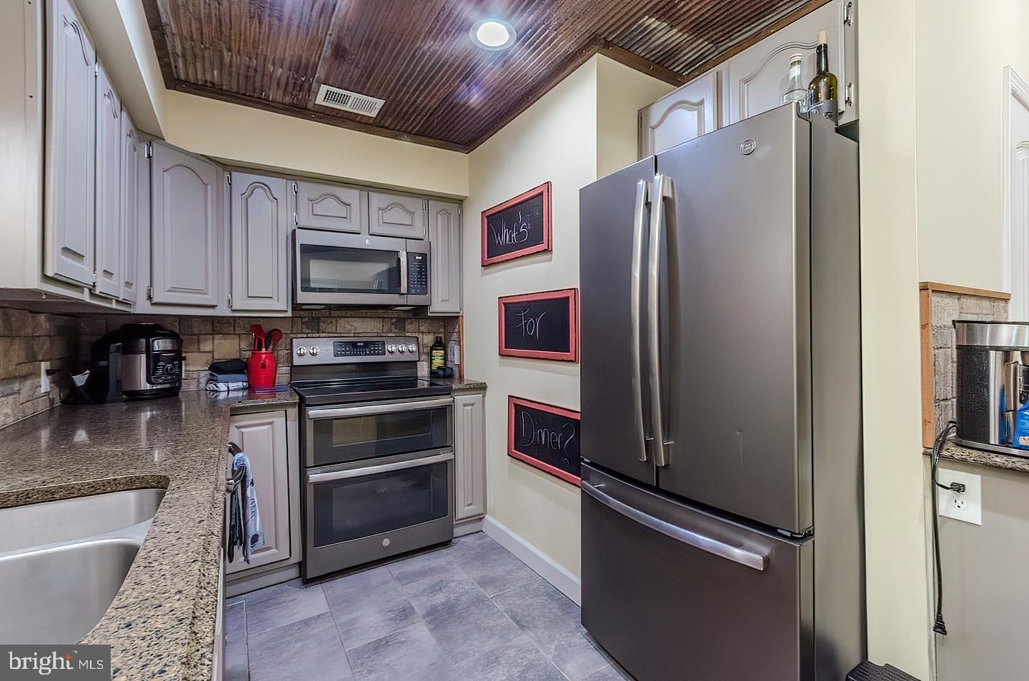 KEYES FERRY ACRES - Residential