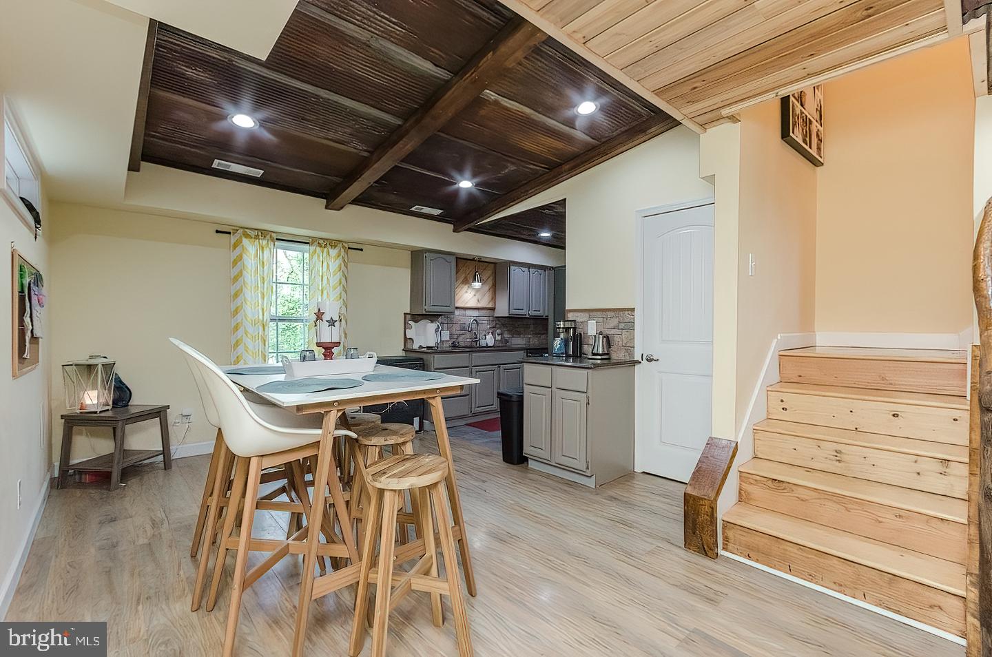 KEYES FERRY ACRES - Residential