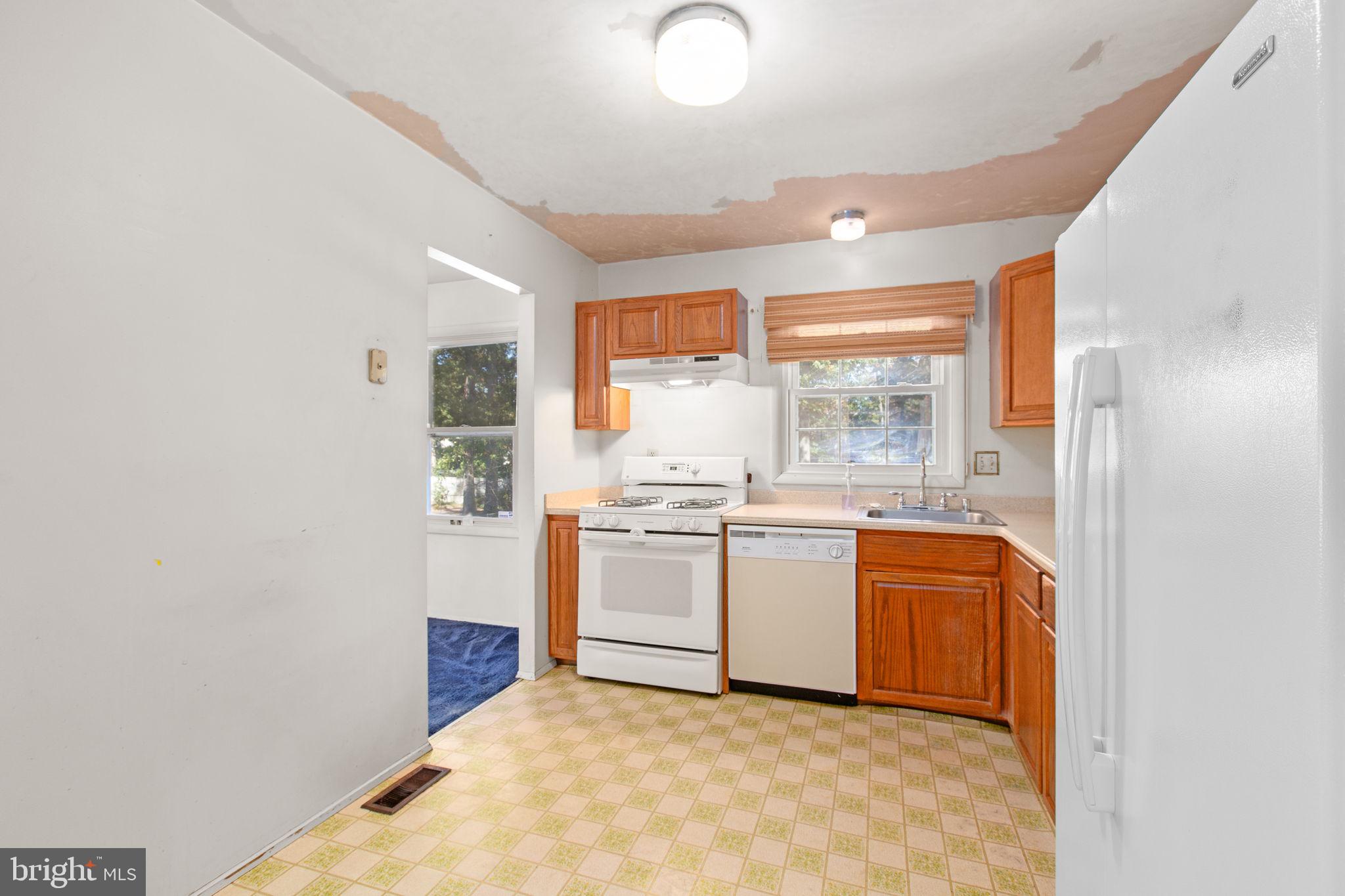 WAVERLY VILLAGE - Residential