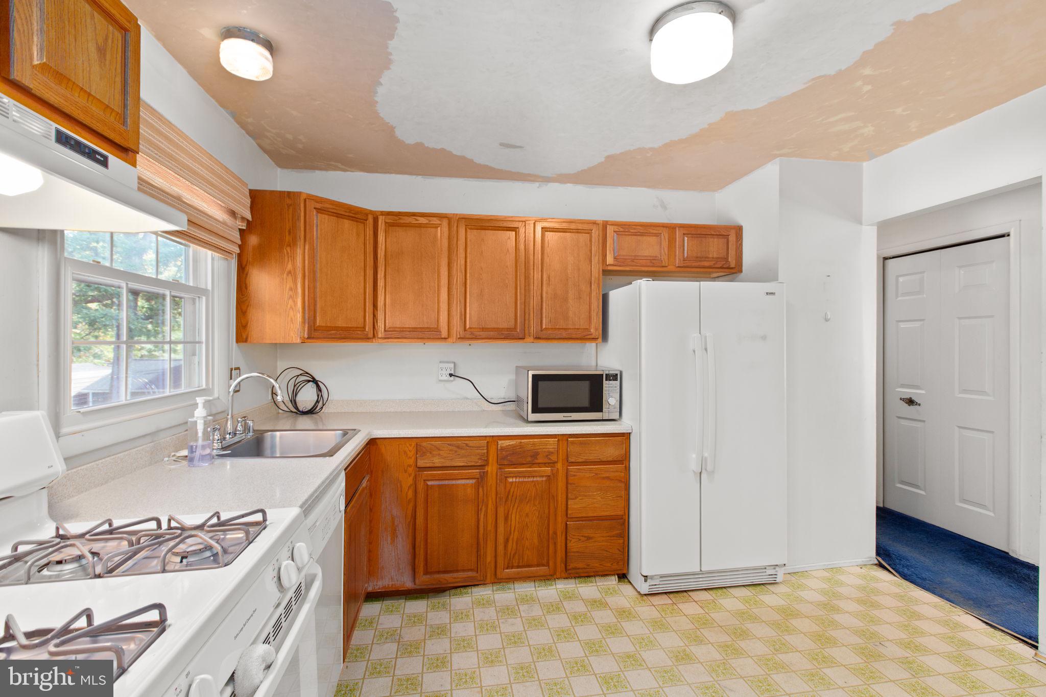 WAVERLY VILLAGE - Residential