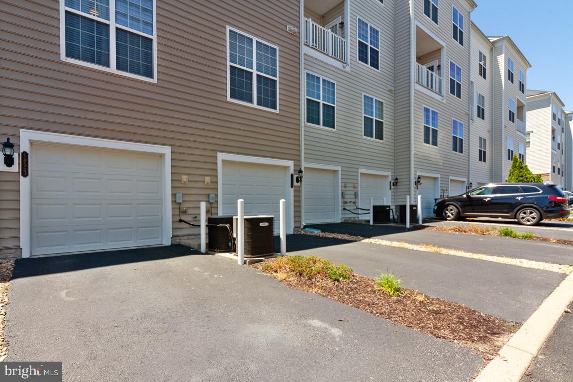 POTOMAC CLUB - Residential