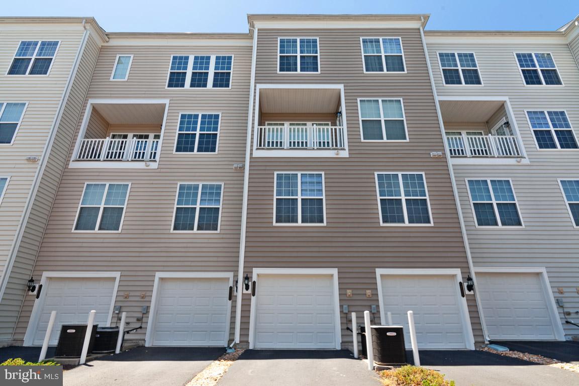 POTOMAC CLUB - Residential