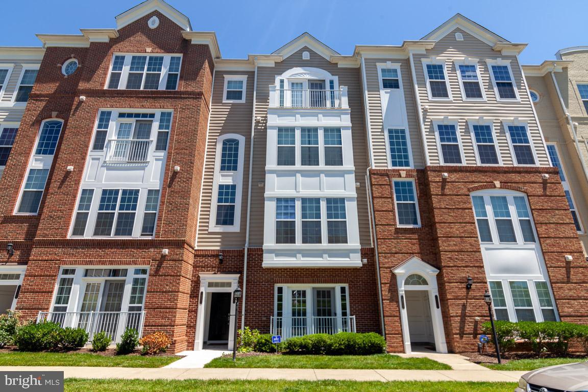 POTOMAC CLUB - Residential