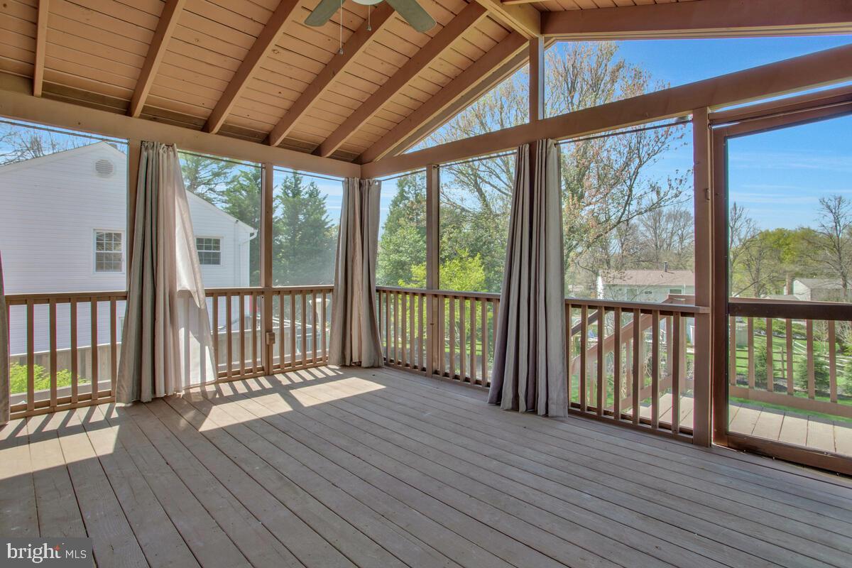 VILLAGE OF LONG REACH - Residential